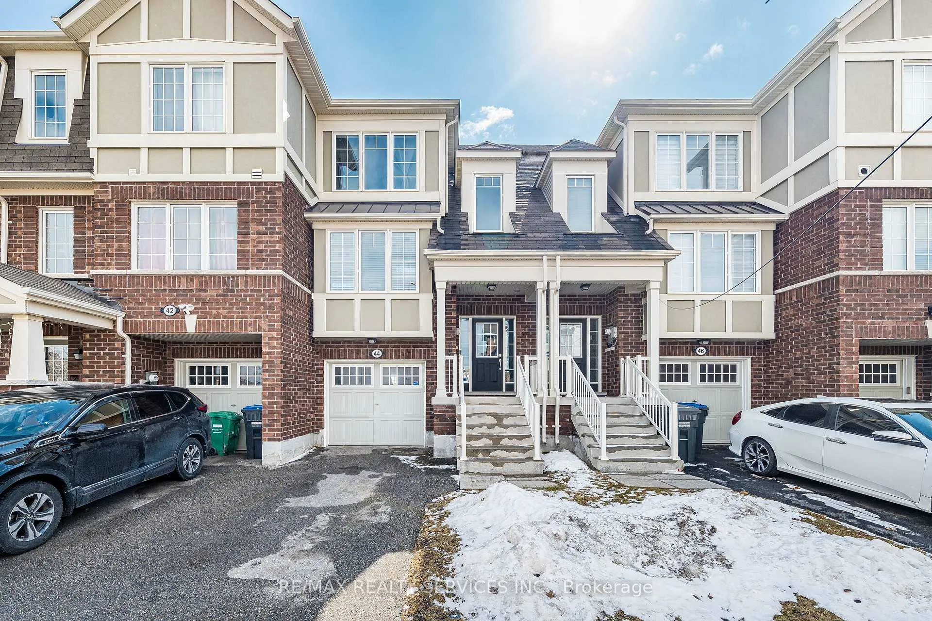 Photo 2 of 44 Bannister Crescent, Brampton, Northwest Brampton — HOMEH