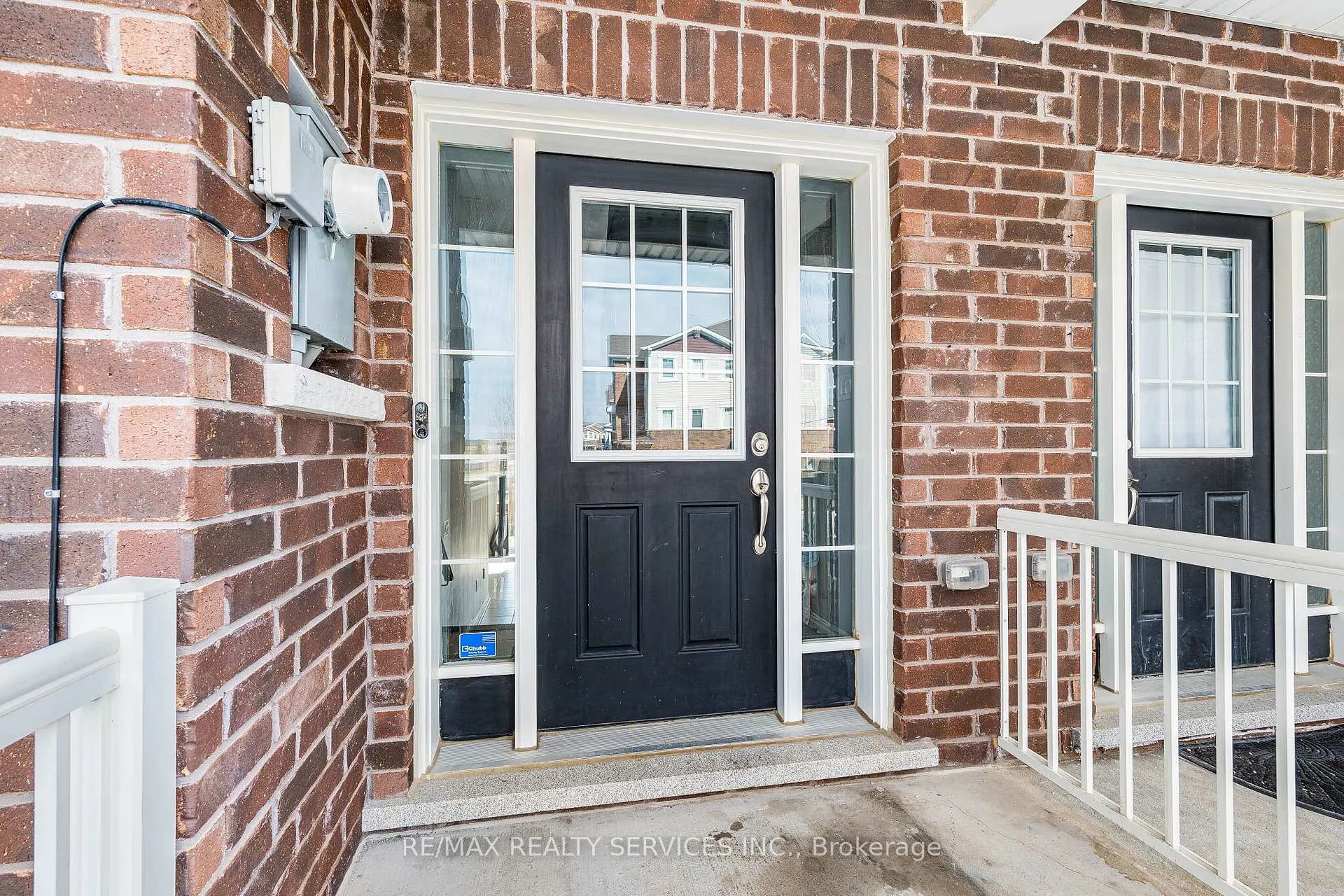 Photo 4 of 44 Bannister Crescent, Brampton, Northwest Brampton — HOMEH