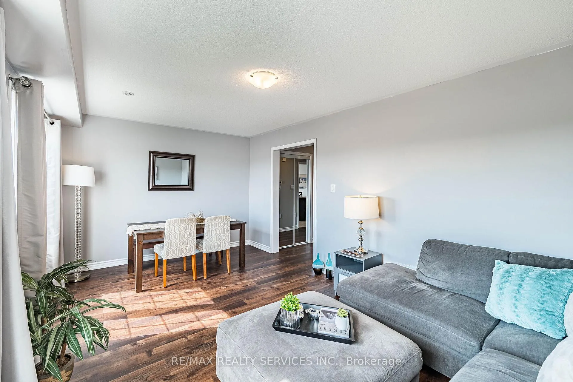 Photo 11 of 44 Bannister Crescent, Brampton, Northwest Brampton — HOMEH