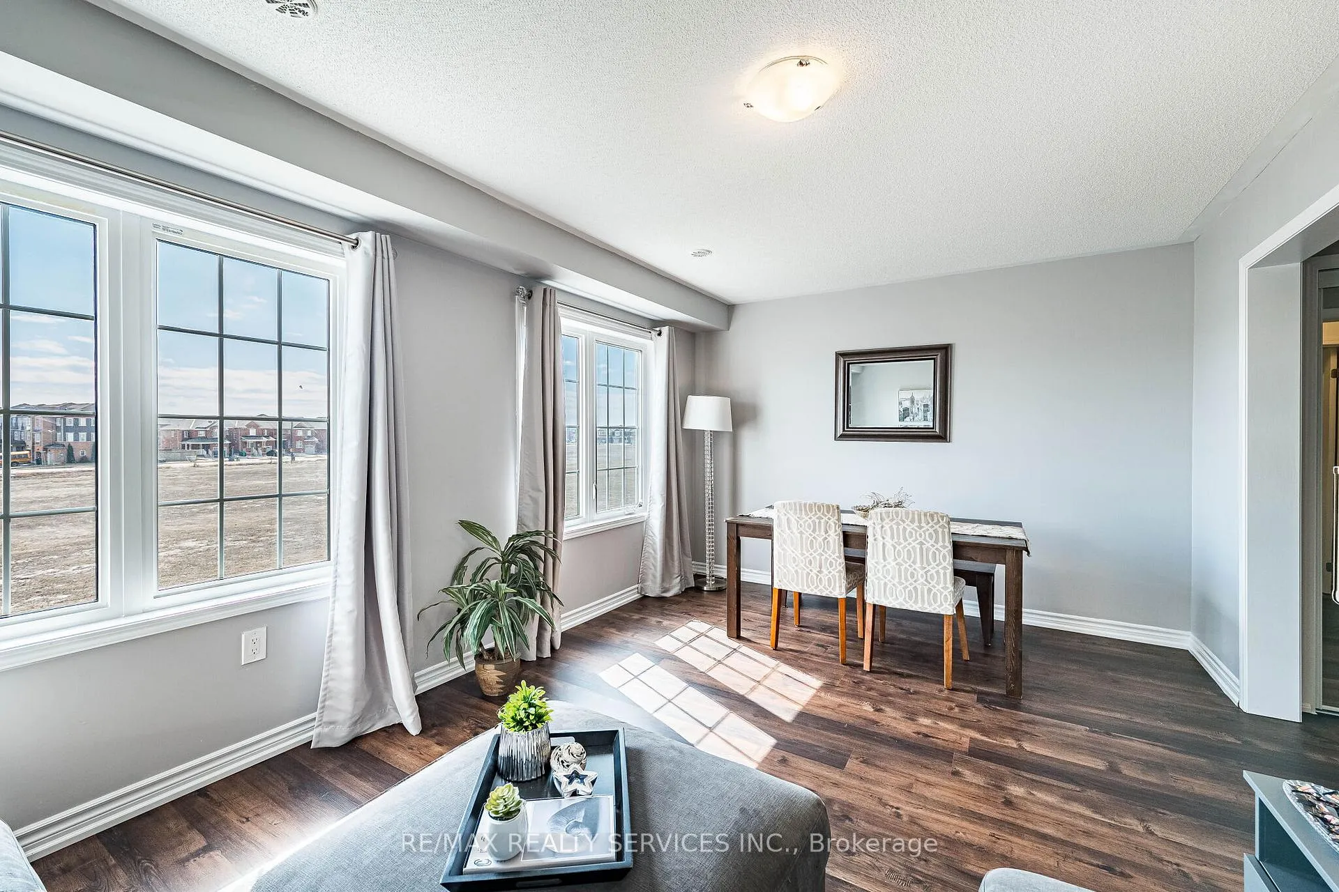Photo 13 of 44 Bannister Crescent, Brampton, Northwest Brampton — HOMEH