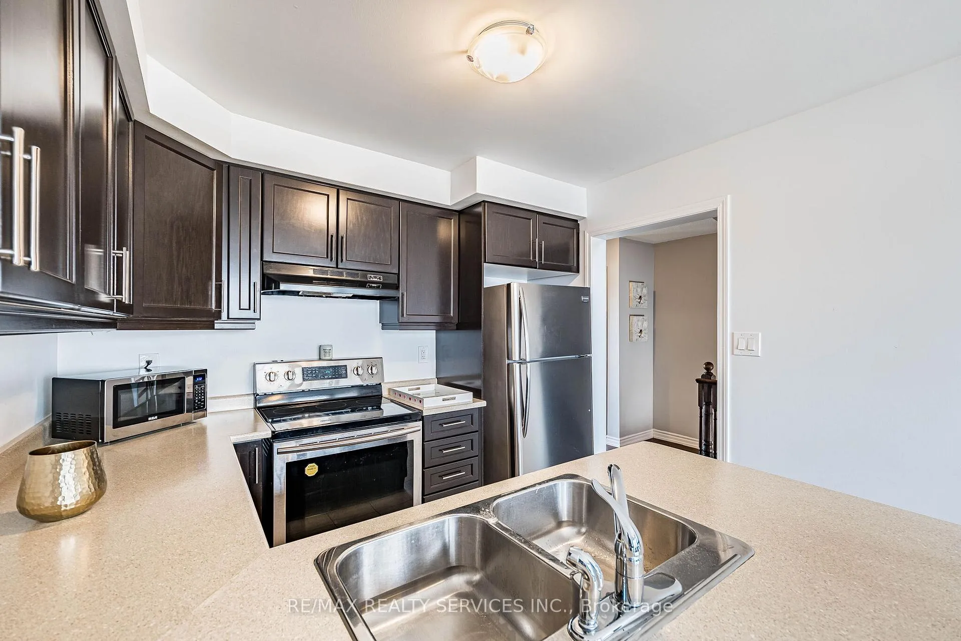 Photo 17 of 44 Bannister Crescent, Brampton, Northwest Brampton — HOMEH