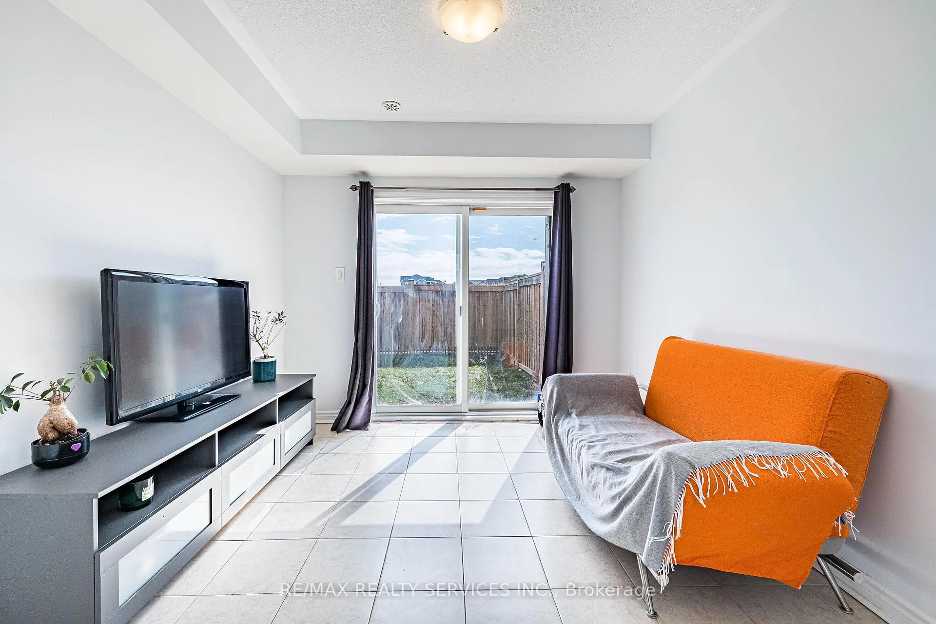 Photo 32 of 44 Bannister Crescent, Brampton, Northwest Brampton — HOMEH