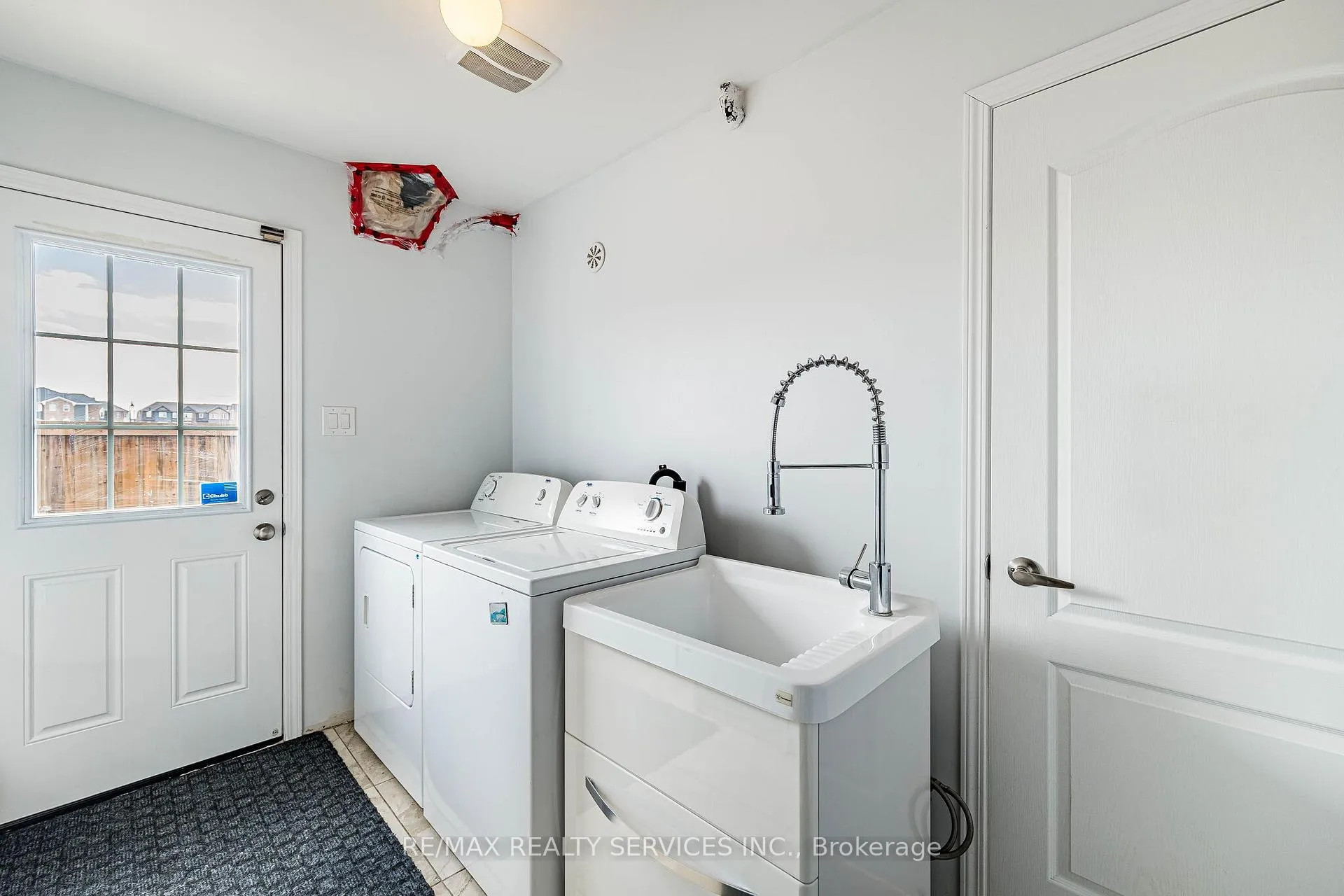 Photo 34 of 44 Bannister Crescent, Brampton, Northwest Brampton — HOMEH