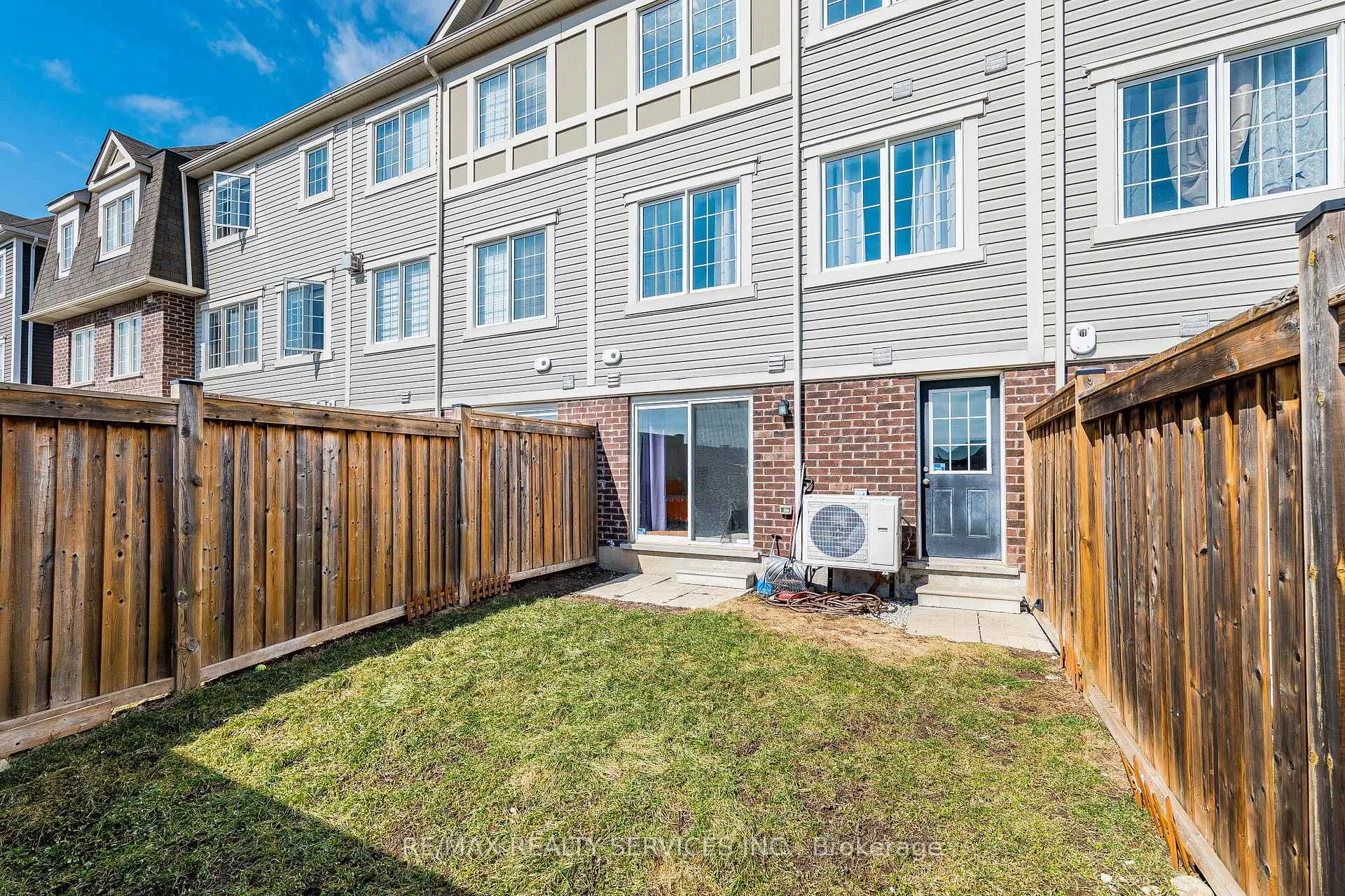 Photo 38 of 44 Bannister Crescent, Brampton, Northwest Brampton — HOMEH