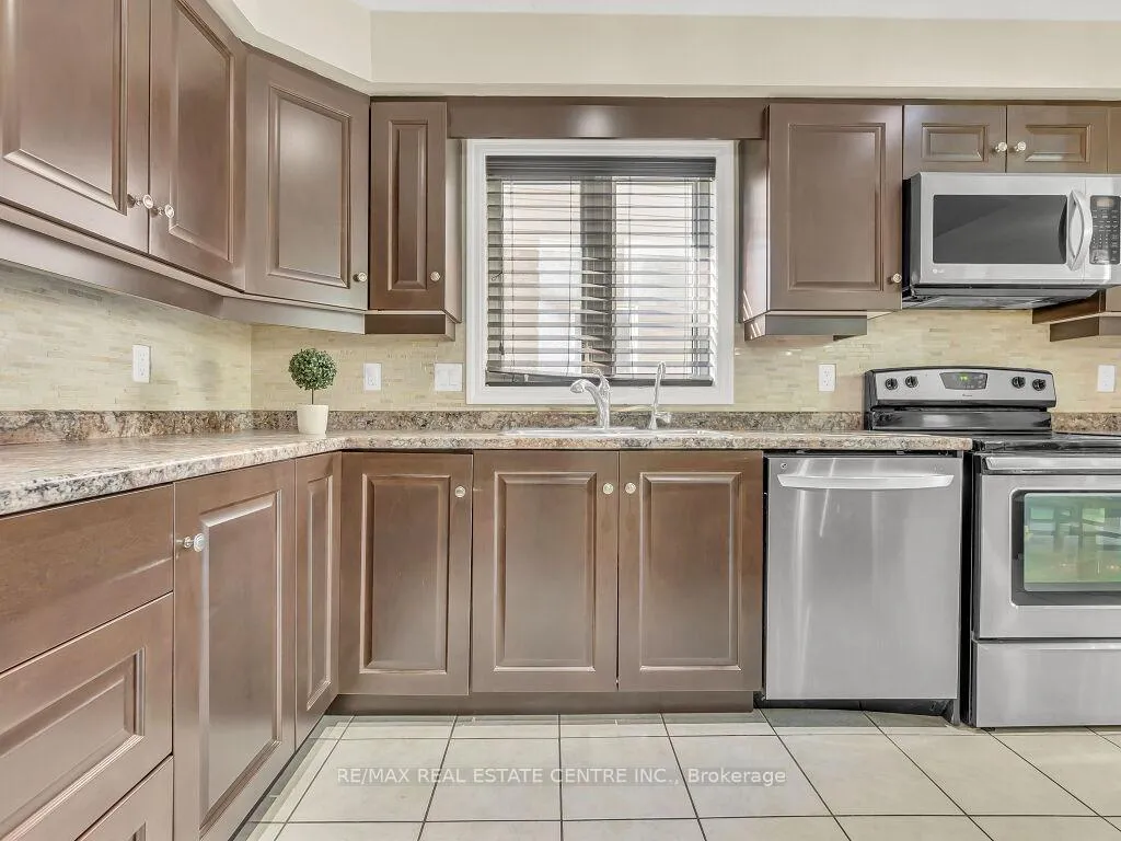 Photo 8 of 269 Goodwin Drive, Guelph, Pineridge/Westminster Woods — HOMEH
