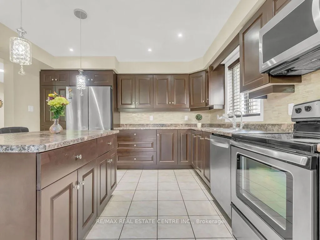 Photo 9 of 269 Goodwin Drive, Guelph, Pineridge/Westminster Woods — HOMEH