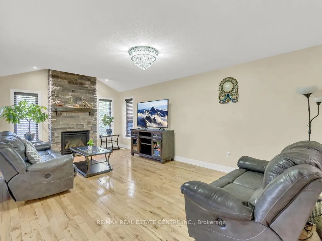 Photo 13 of 269 Goodwin Drive, Guelph, Pineridge/Westminster Woods — HOMEH