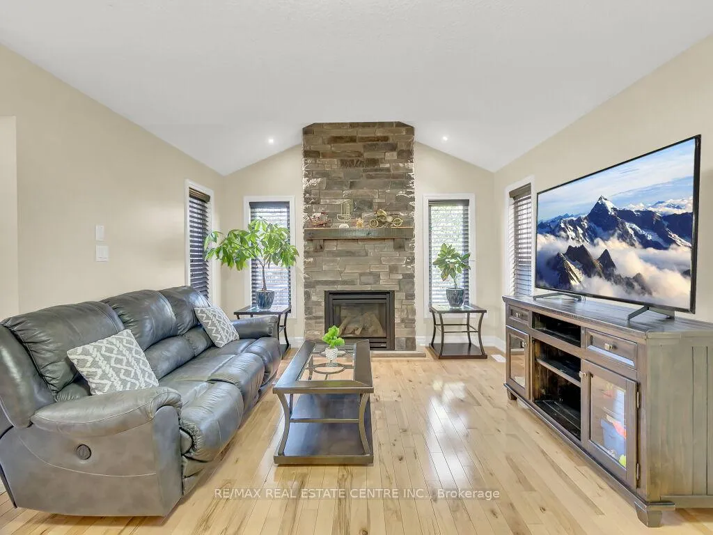 Photo 14 of 269 Goodwin Drive, Guelph, Pineridge/Westminster Woods — HOMEH