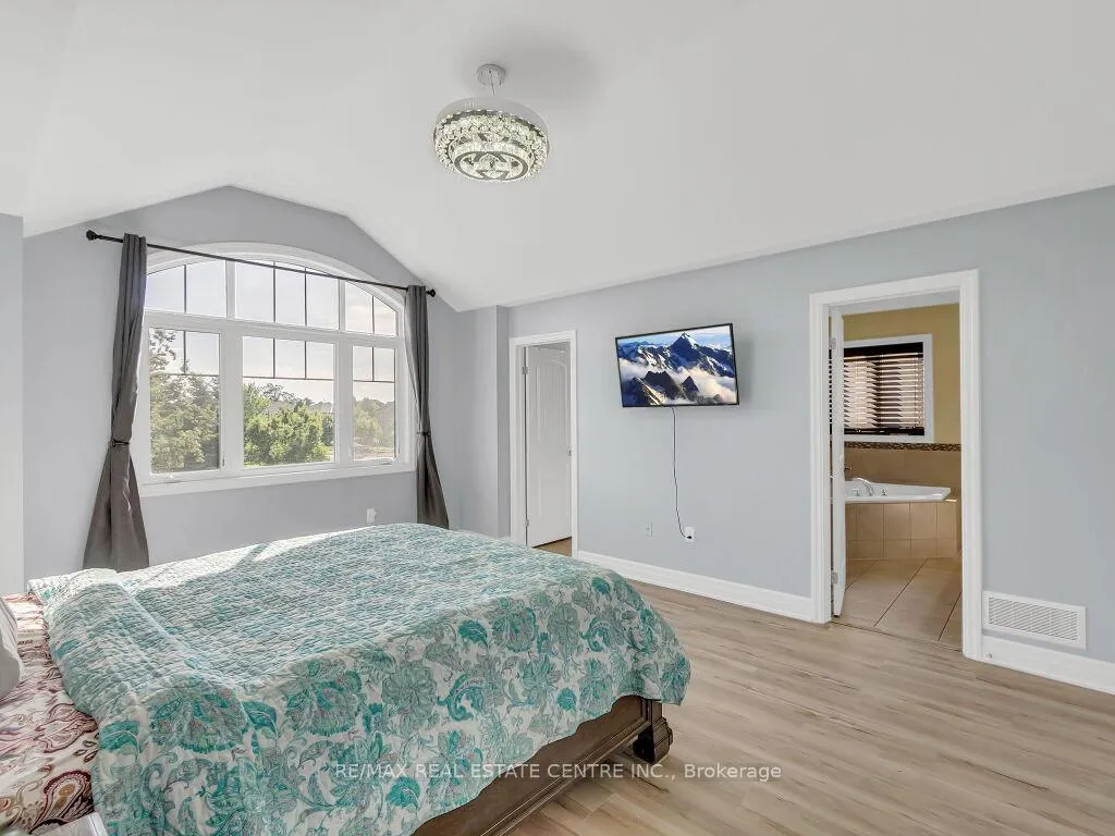 Photo 17 of 269 Goodwin Drive, Guelph, Pineridge/Westminster Woods — HOMEH