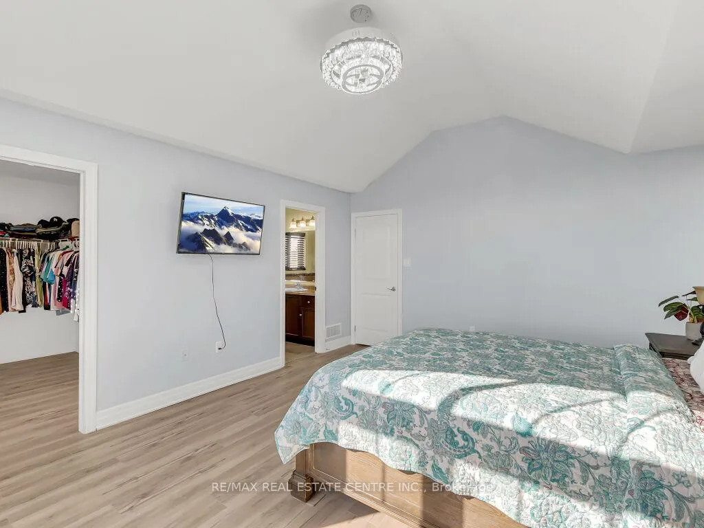 Photo 18 of 269 Goodwin Drive, Guelph, Pineridge/Westminster Woods — HOMEH