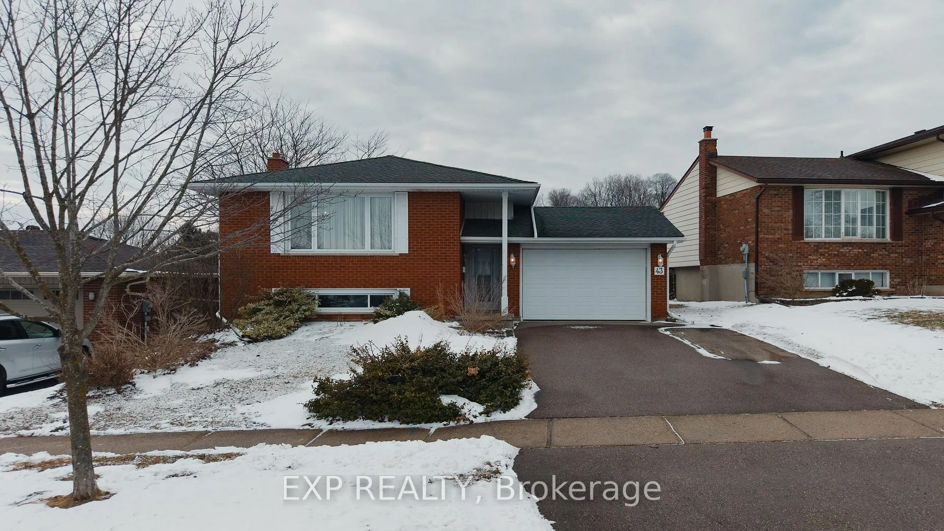 Photo 2 of 43 Ripley Crescent, Kitchener — HOMEH