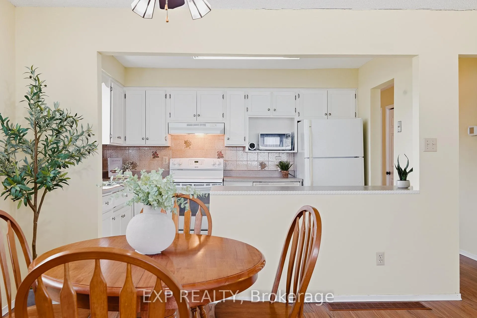 Photo 10 of 43 Ripley Crescent, Kitchener — HOMEH