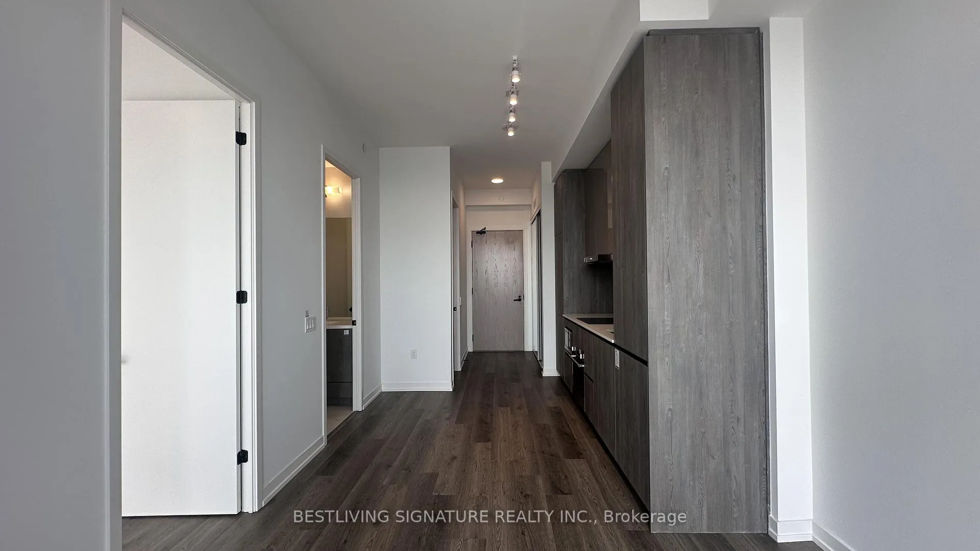 Photo 7 of Unit 4911, 8 Interchange Way, Vaughan, Vaughan Corporate Centre — HOMEH