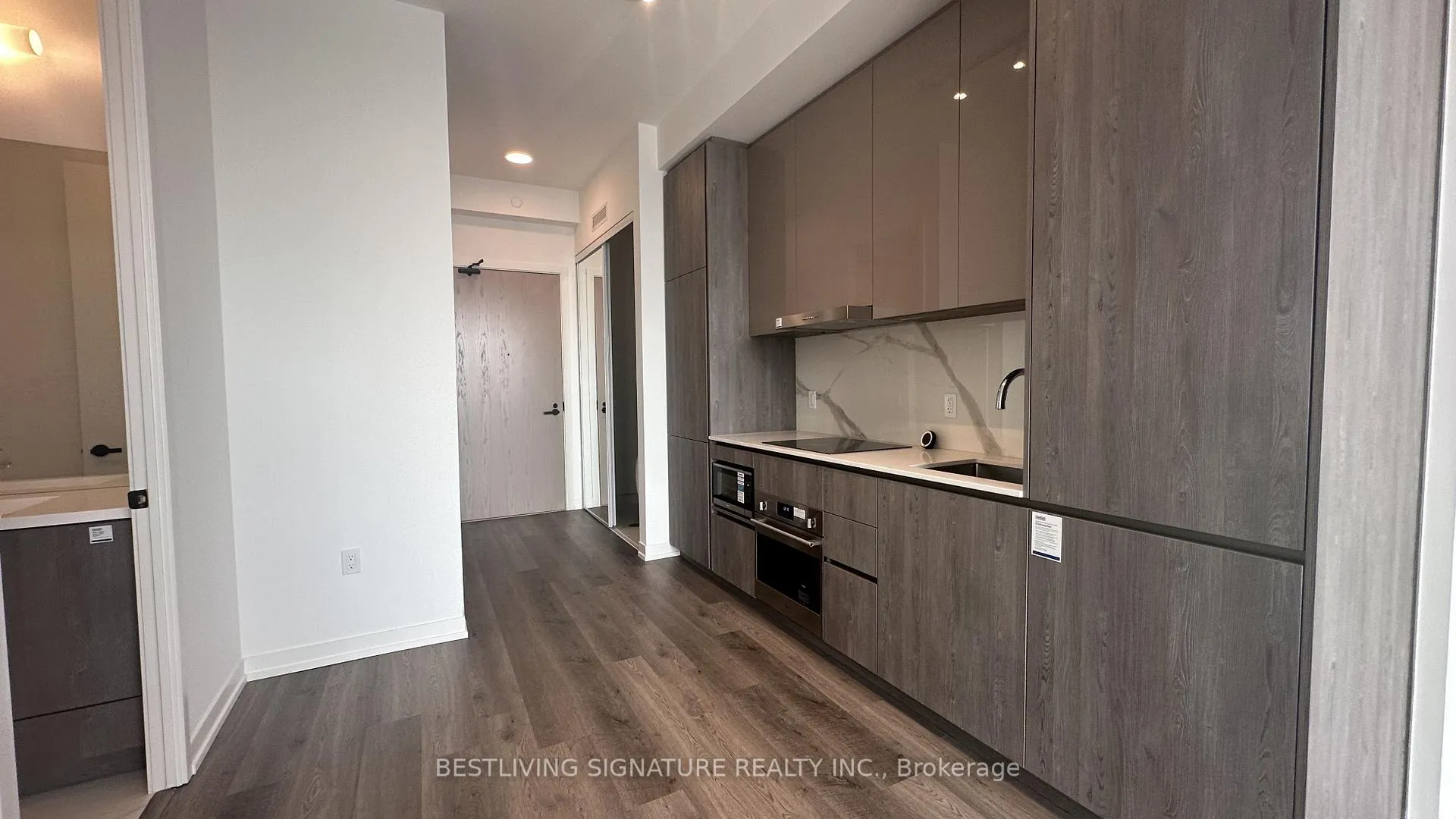 Photo 8 of Unit 4911, 8 Interchange Way, Vaughan, Vaughan Corporate Centre — HOMEH