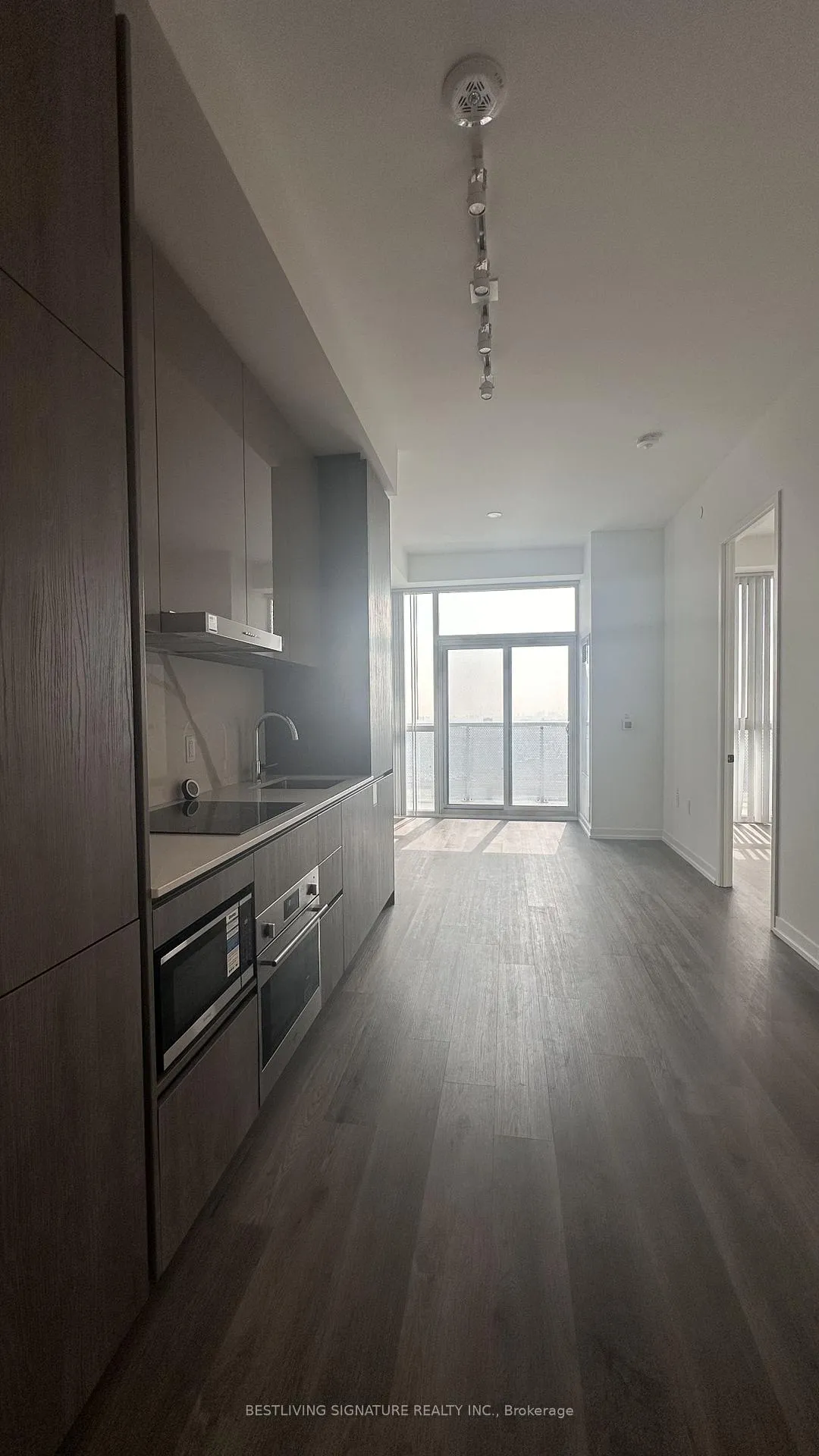Photo 9 of Unit 4911, 8 Interchange Way, Vaughan, Vaughan Corporate Centre — HOMEH