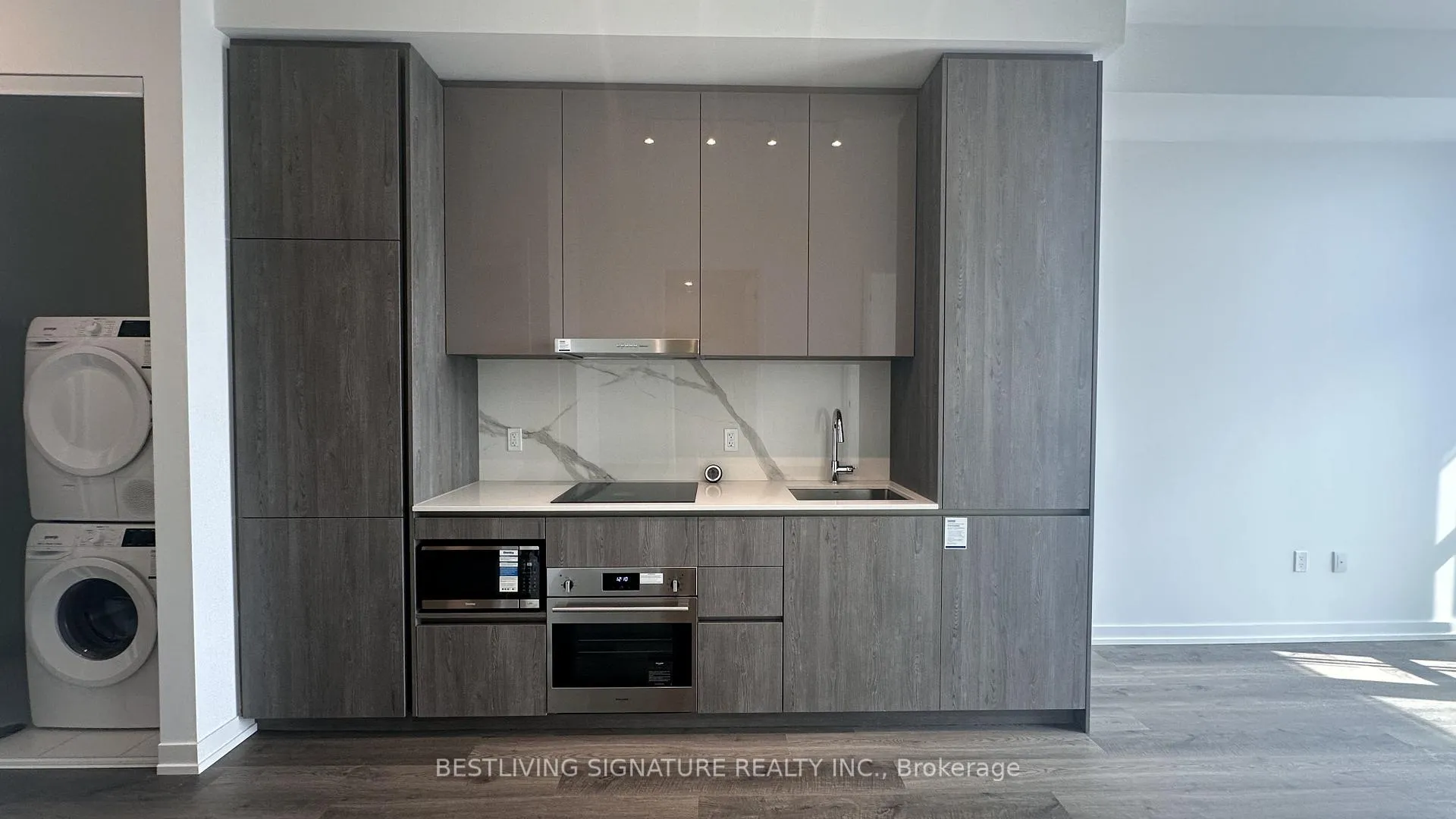 Photo 10 of Unit 4911, 8 Interchange Way, Vaughan, Vaughan Corporate Centre — HOMEH