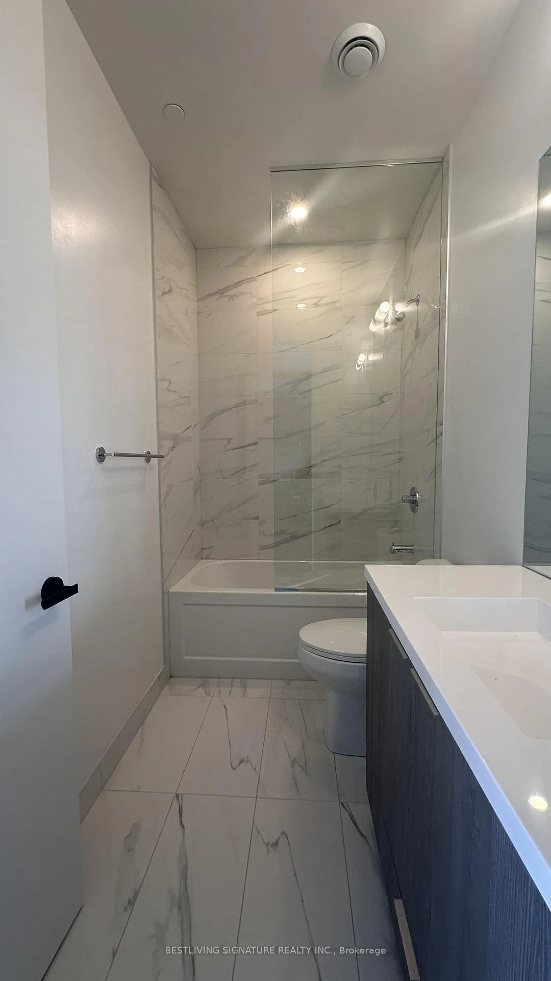 Photo 12 of Unit 4911, 8 Interchange Way, Vaughan, Vaughan Corporate Centre — HOMEH