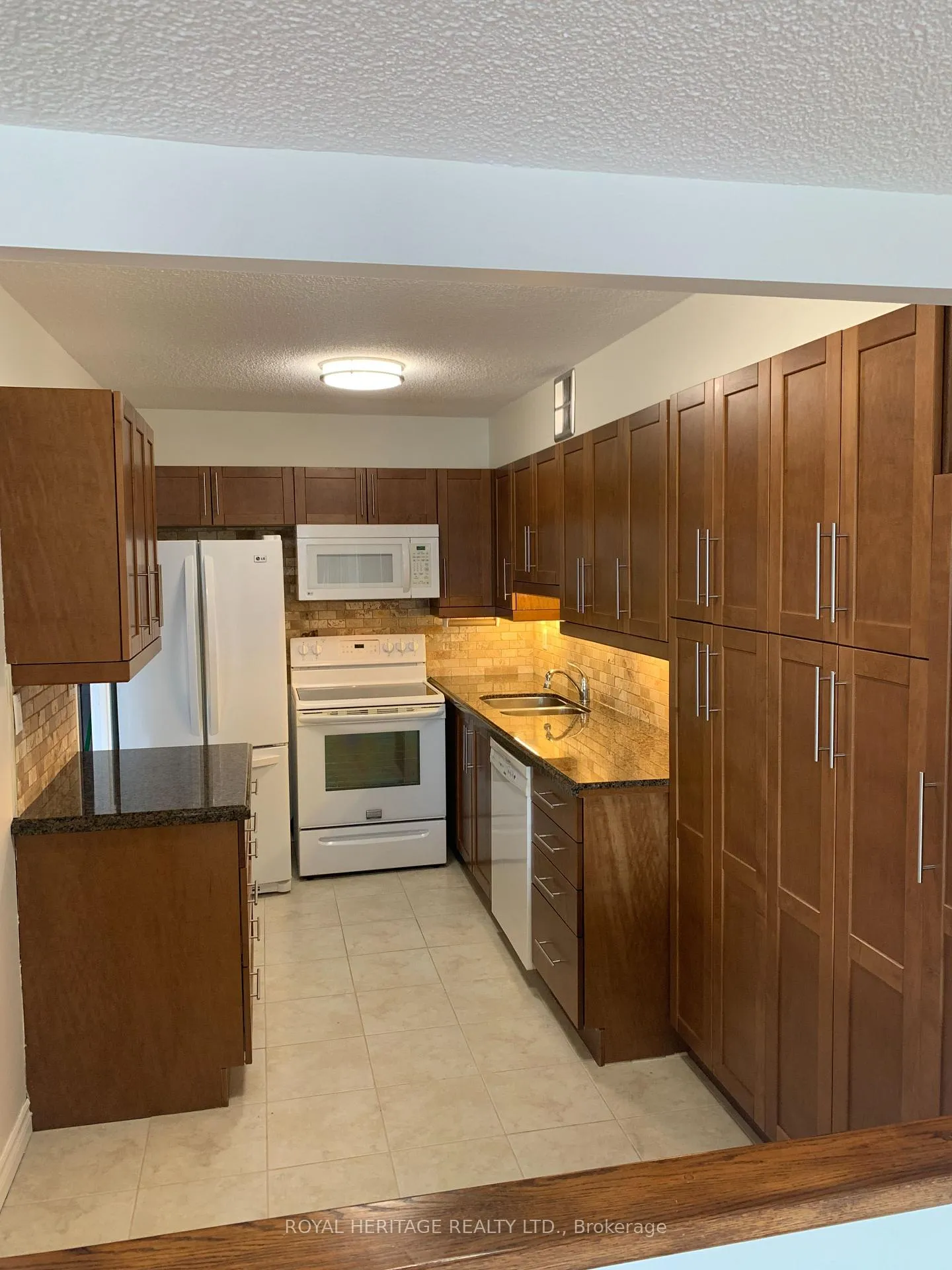 Photo 7 of Unit 1110, 270 Scarlett Road, Toronto, Rockcliffe-Smythe — HOMEH
