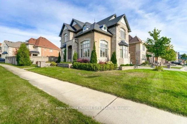 Photo 3 of Unit #upper, 51 Degrey Drive, Brampton, Gore Industrial South — HOMEH