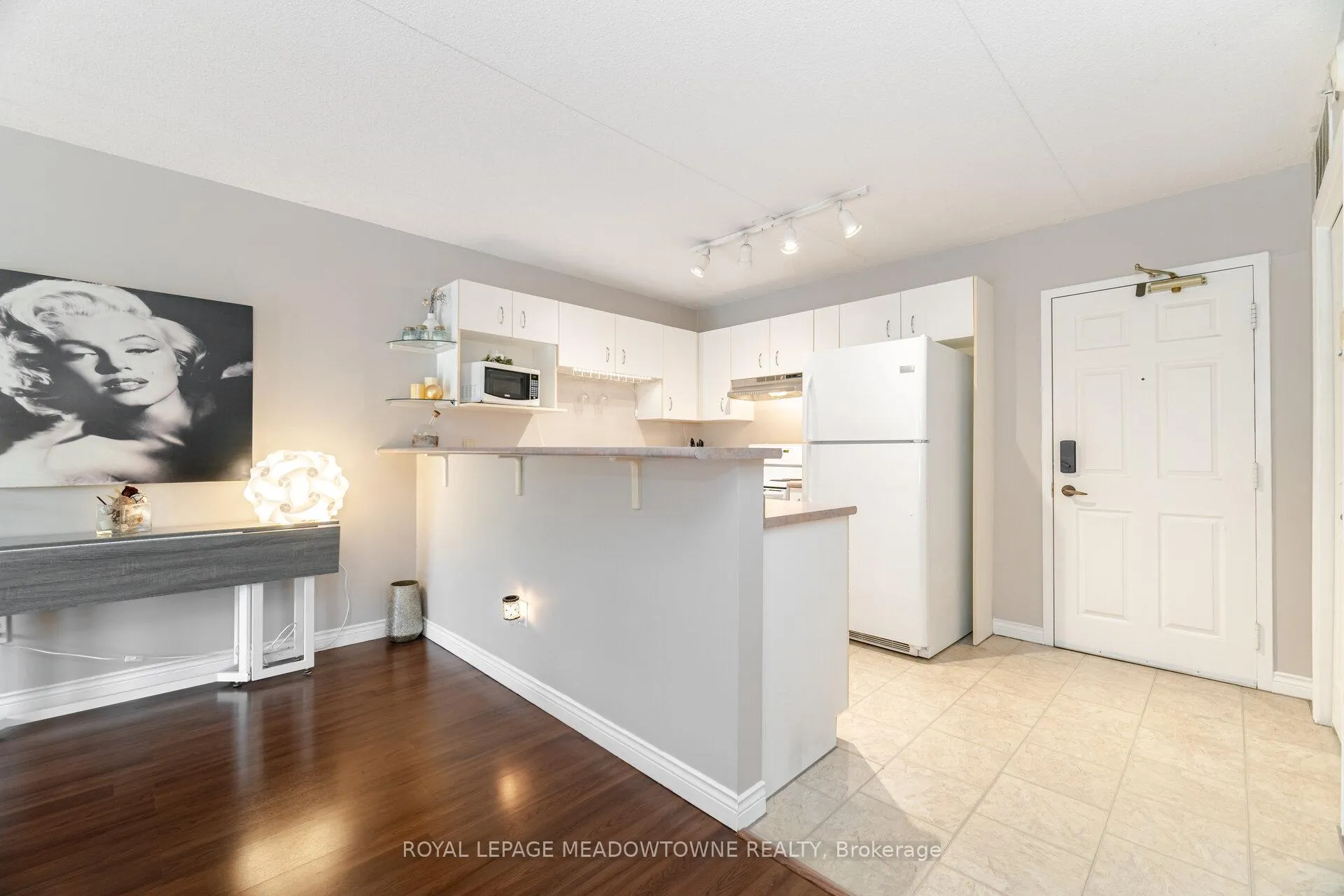 Photo 1 of Unit 209, 4005 Kilmer Drive, Burlington, Tansley — HOMEH