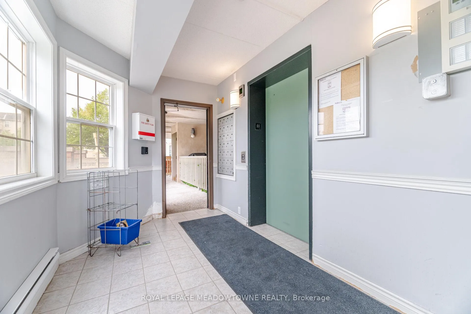 Photo 4 of Unit 209, 4005 Kilmer Drive, Burlington, Tansley — HOMEH