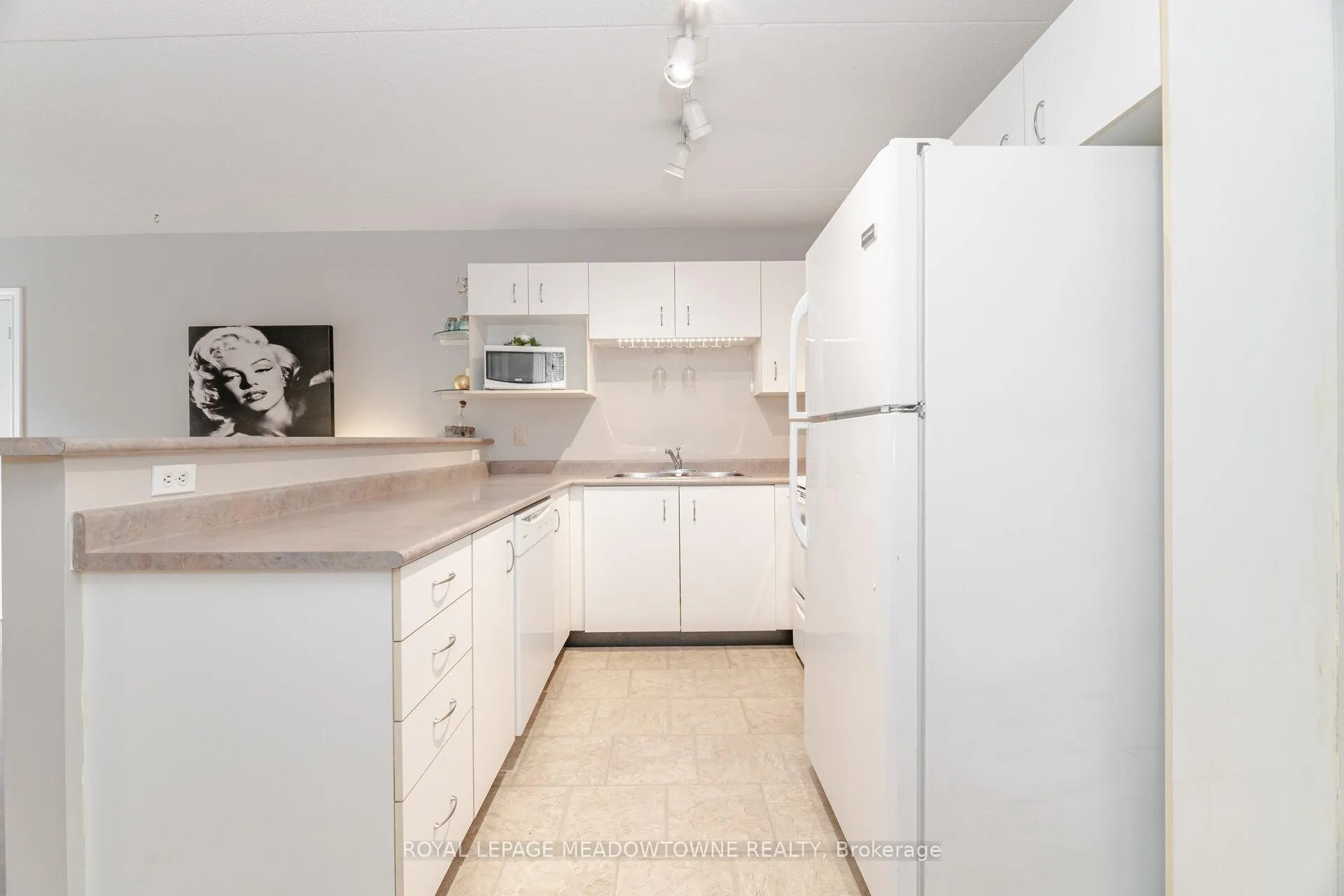 Photo 8 of Unit 209, 4005 Kilmer Drive, Burlington, Tansley — HOMEH