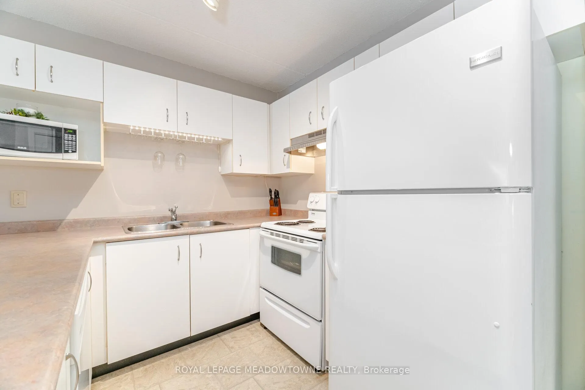 Photo 9 of Unit 209, 4005 Kilmer Drive, Burlington, Tansley — HOMEH