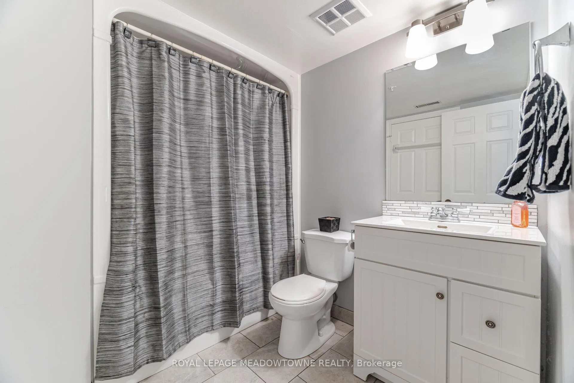 Photo 26 of Unit 209, 4005 Kilmer Drive, Burlington, Tansley — HOMEH