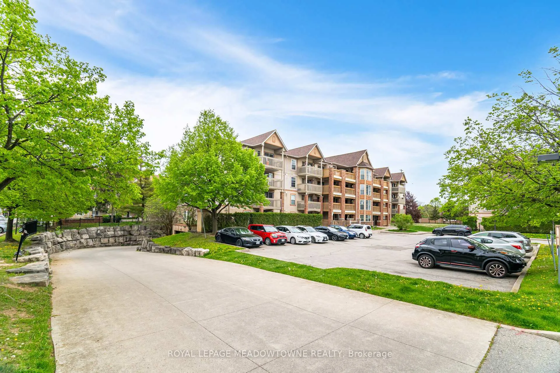 Photo 35 of Unit 209, 4005 Kilmer Drive, Burlington, Tansley — HOMEH