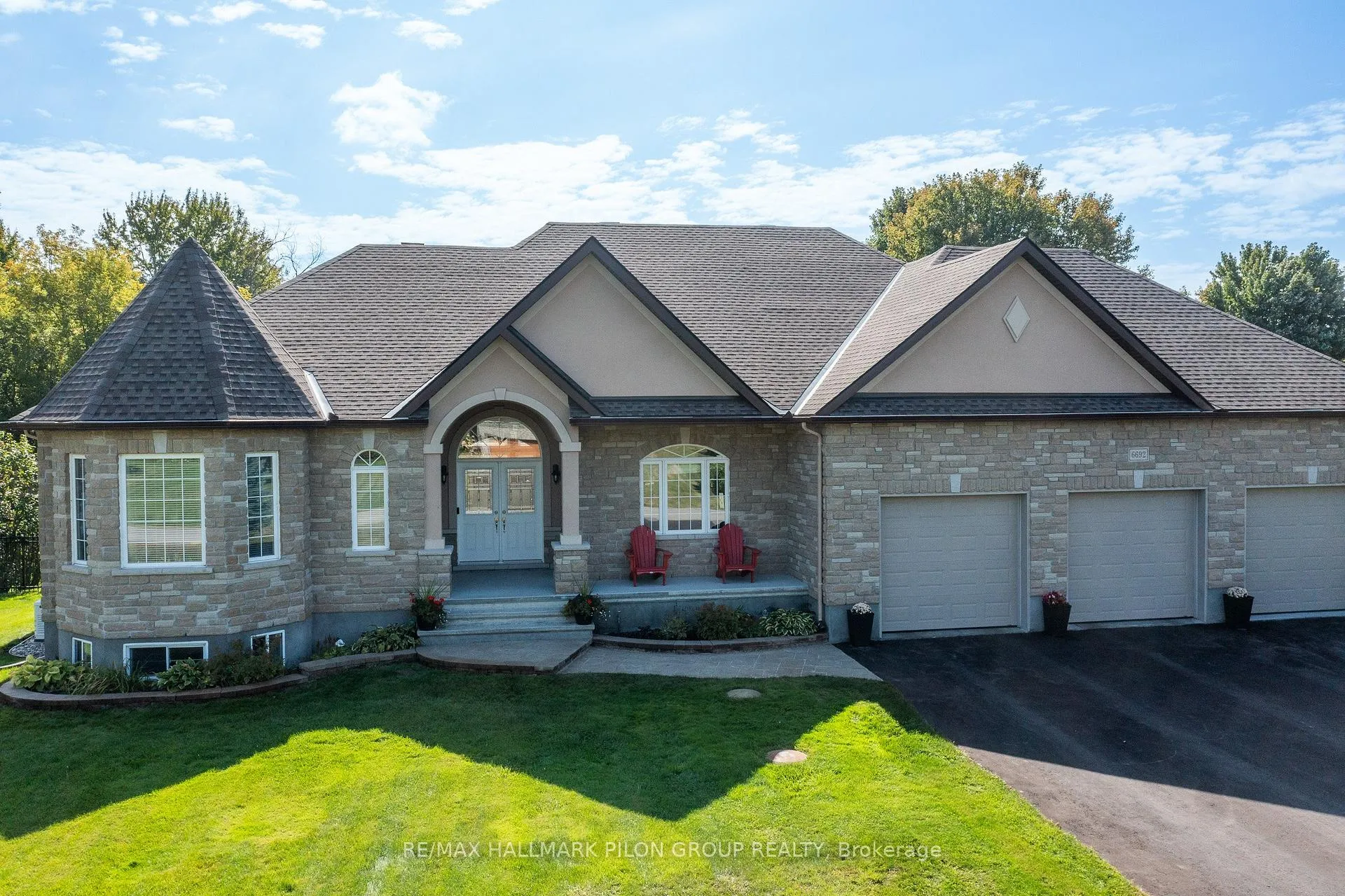 Photo 2 of 6692 Pebble Trail Way, Ottawa, Greely — HOMEH