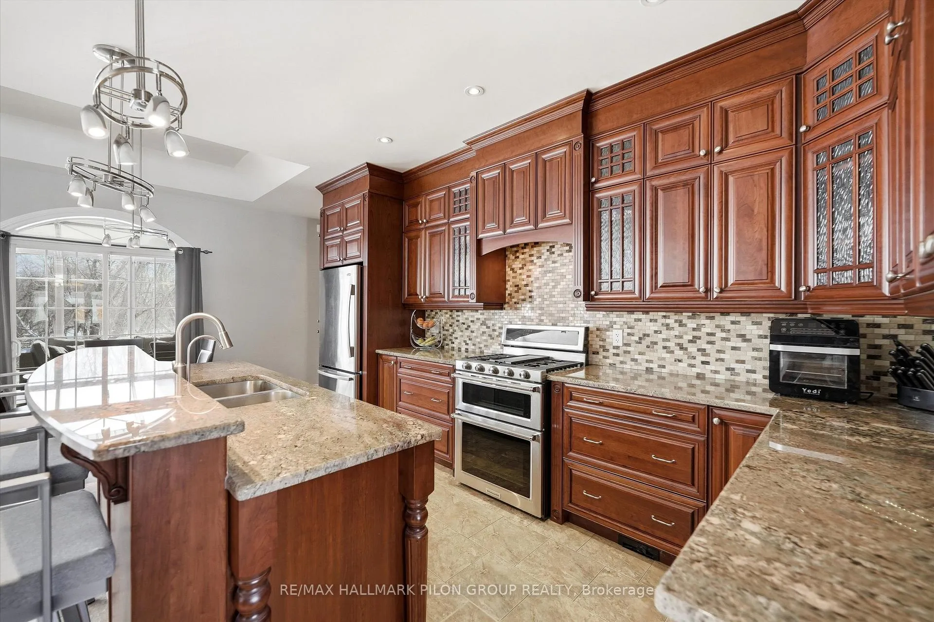 Photo 8 of 6692 Pebble Trail Way, Ottawa, Greely — HOMEH