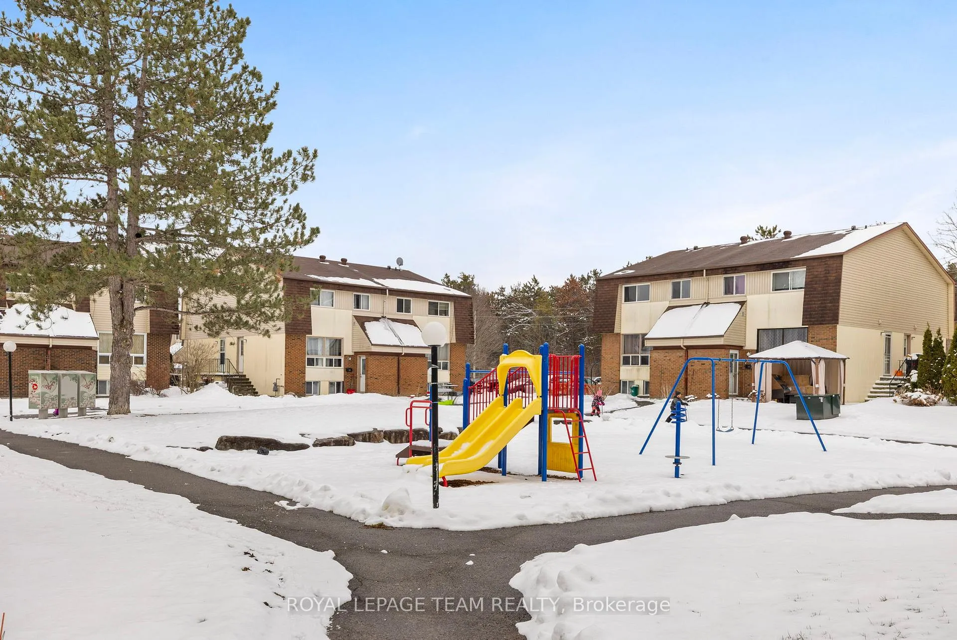 Photo 40 of Unit C, 41 Forester Crescent, Ottawa, Westcliffe Estates — HOMEH