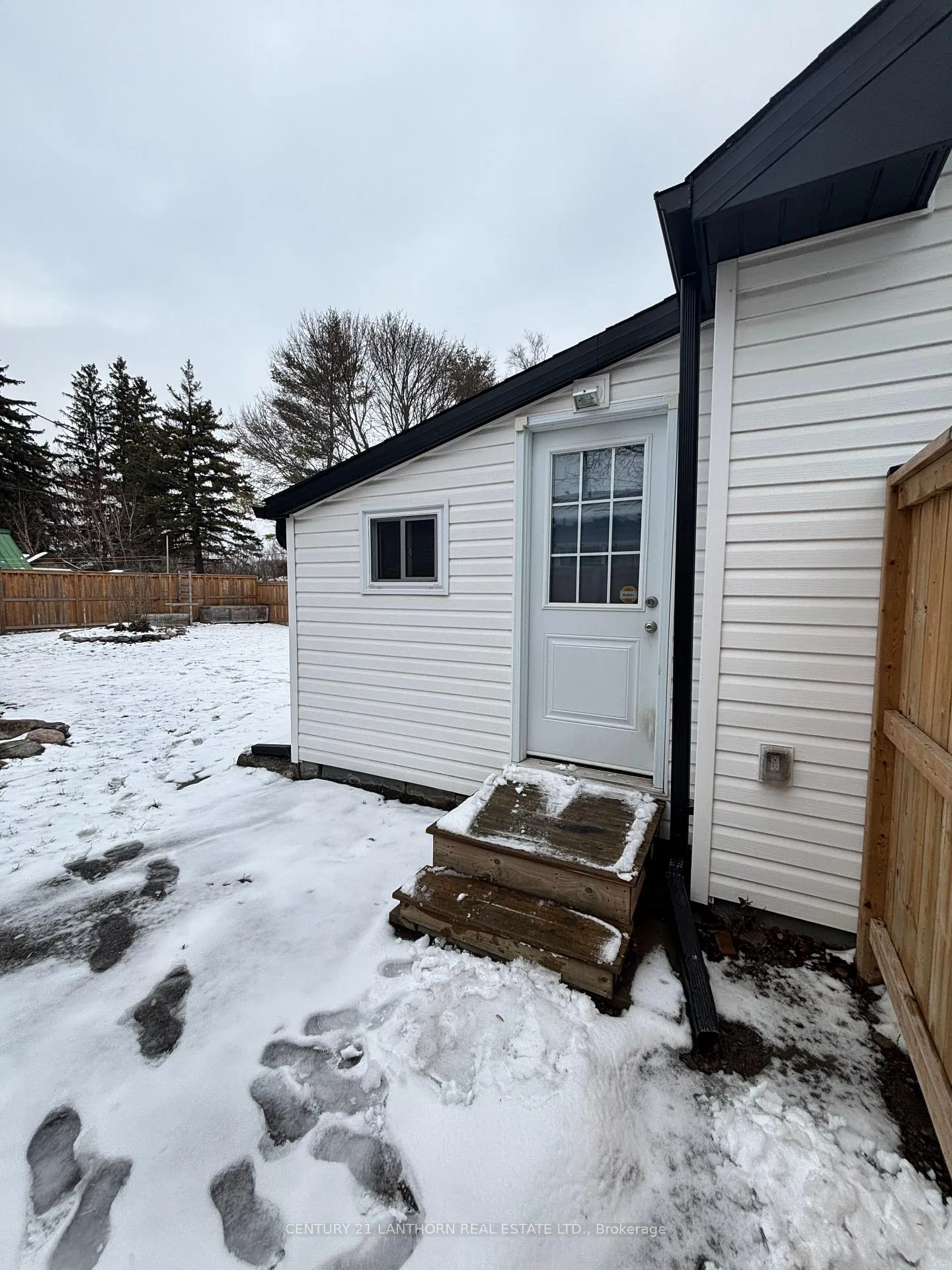 Photo 11 of 4 Weeks Avenue, Quinte West, Trenton Ward — HOMEH