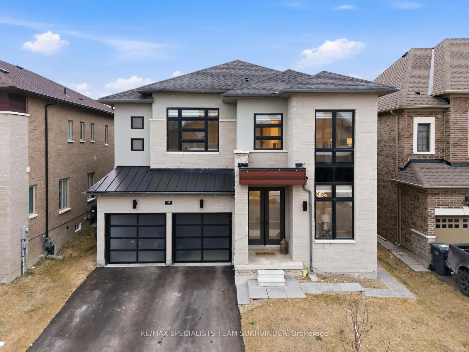 Photo 2 of 23 Duxbury Road, Brampton, Sandringham-Wellington North — HOMEH