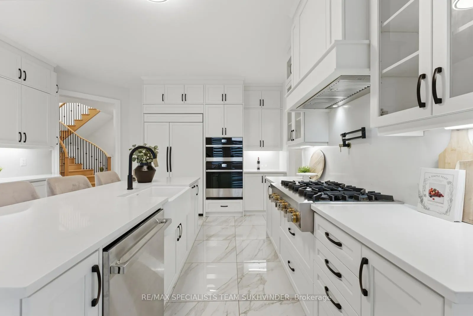 Photo 11 of 23 Duxbury Road, Brampton, Sandringham-Wellington North — HOMEH