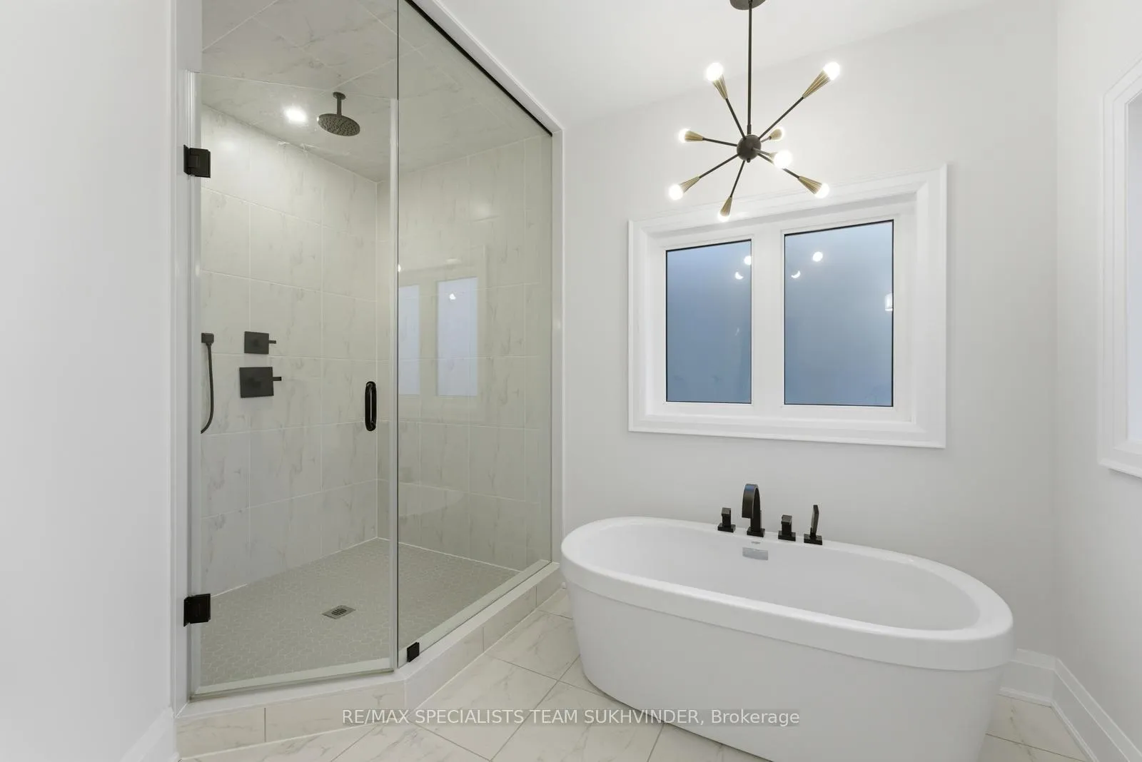 Photo 21 of 23 Duxbury Road, Brampton, Sandringham-Wellington North — HOMEH