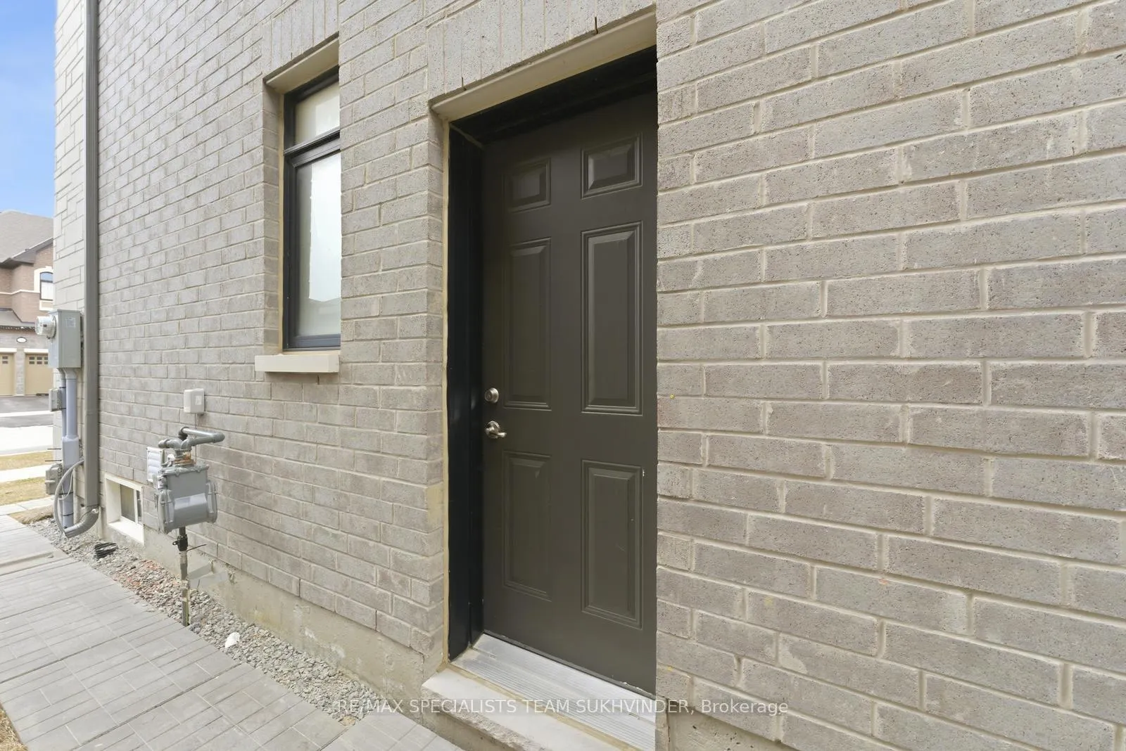 Photo 32 of 23 Duxbury Road, Brampton, Sandringham-Wellington North — HOMEH