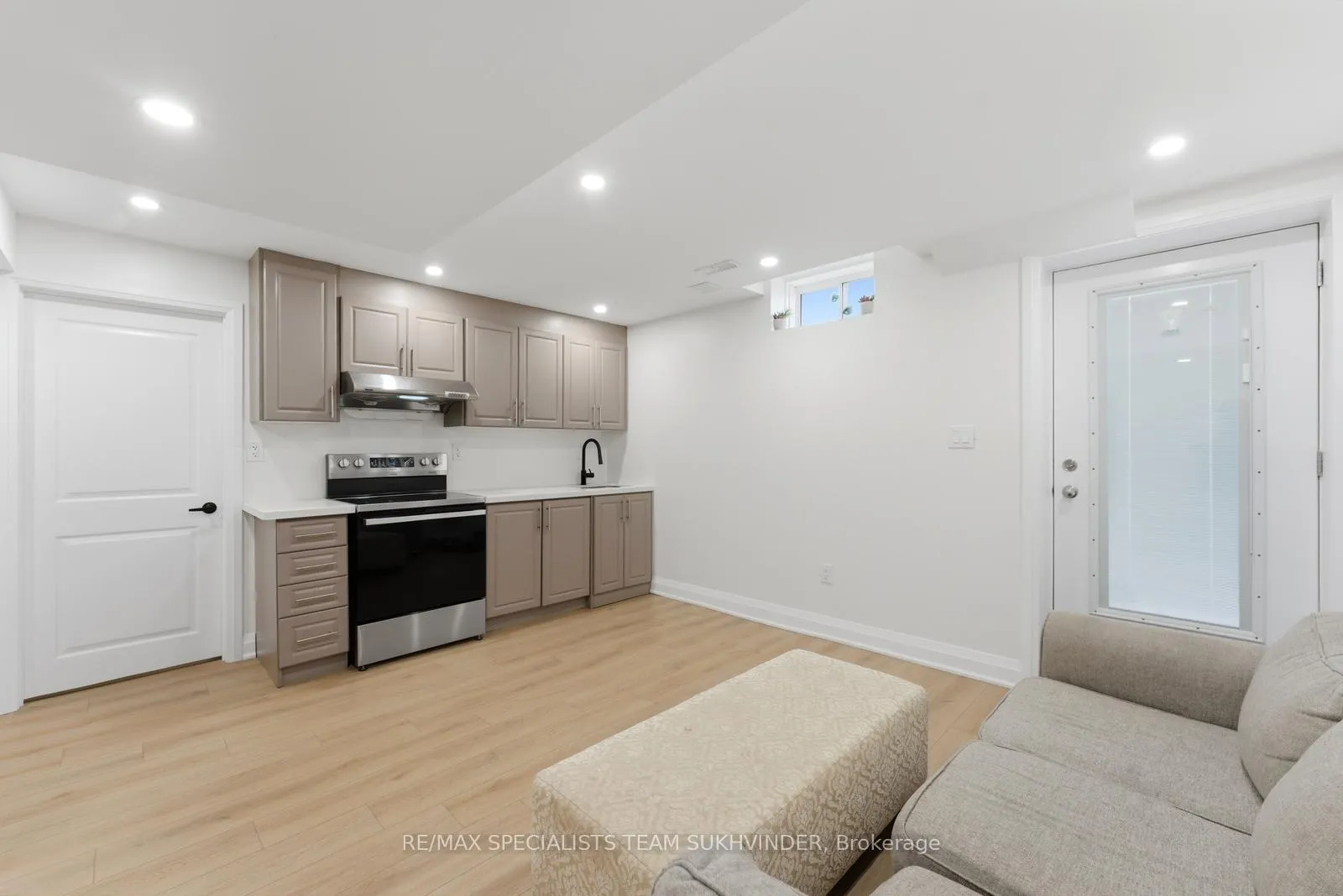 Photo 40 of 23 Duxbury Road, Brampton, Sandringham-Wellington North — HOMEH