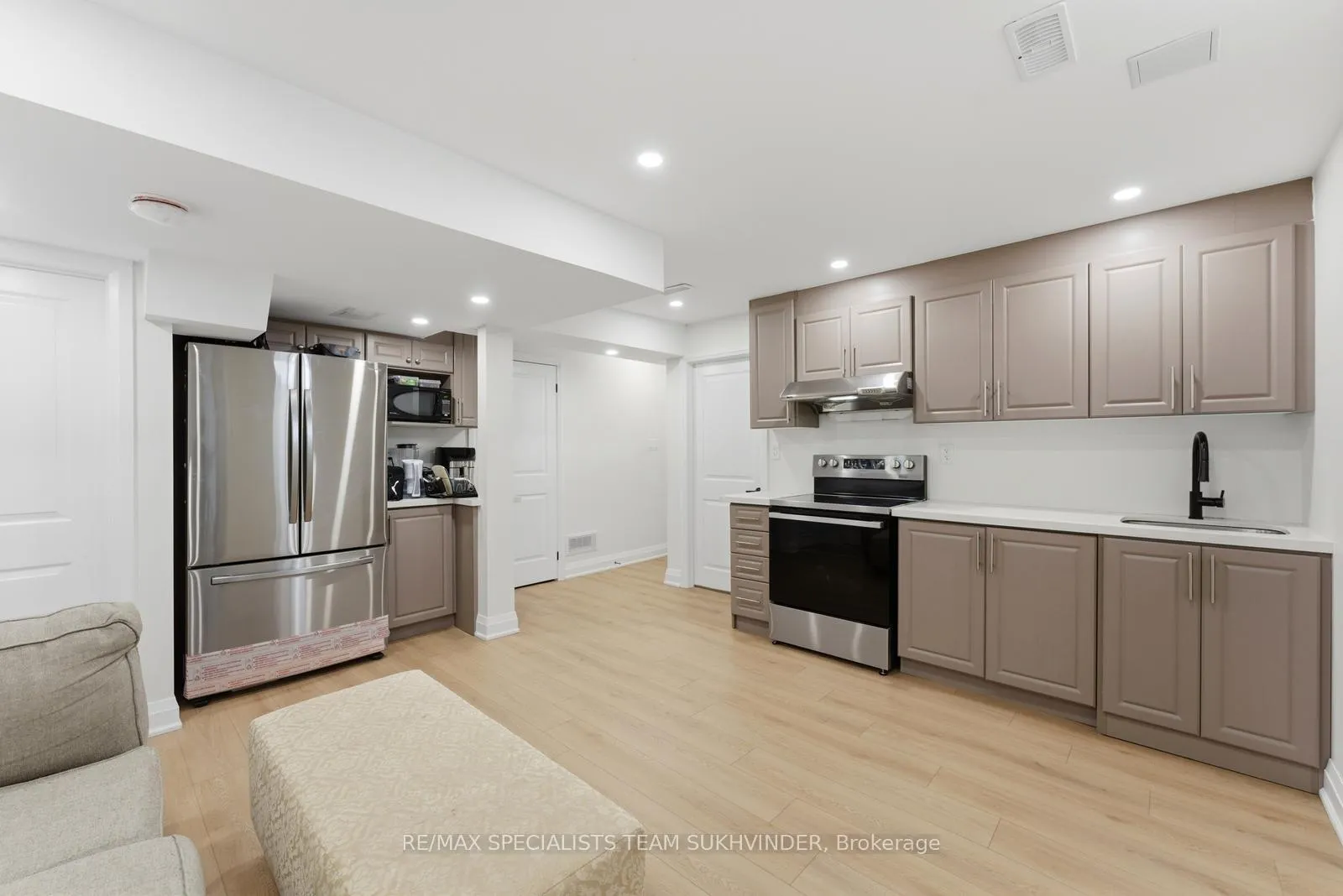 Photo 41 of 23 Duxbury Road, Brampton, Sandringham-Wellington North — HOMEH