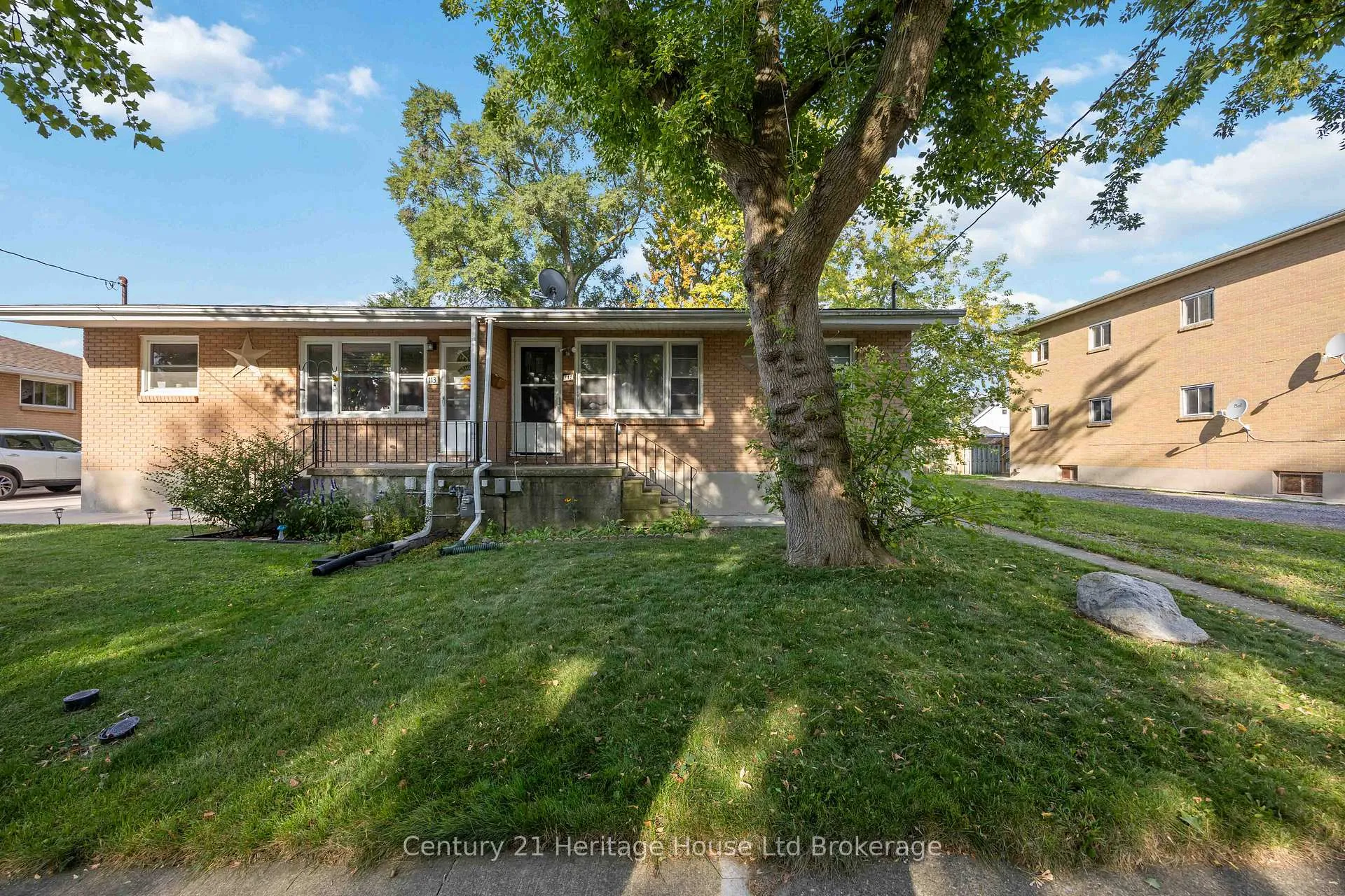 Photo 1 of 115 Sutton Street, Sarnia — HOMEH