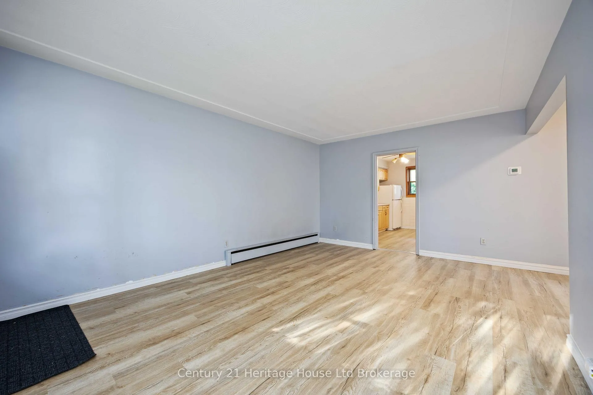 Photo 6 of 115 Sutton Street, Sarnia — HOMEH
