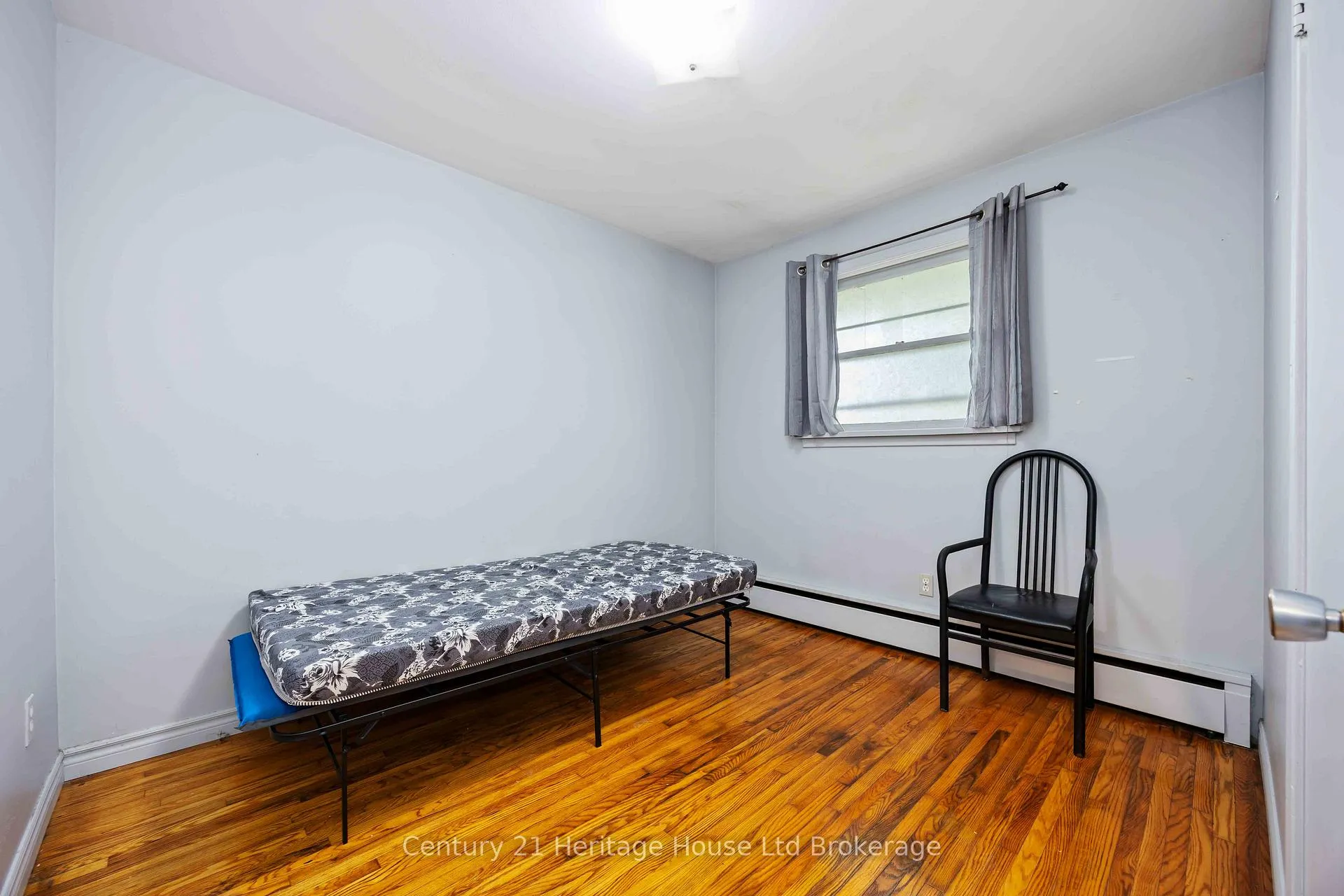 Photo 11 of 115 Sutton Street, Sarnia — HOMEH