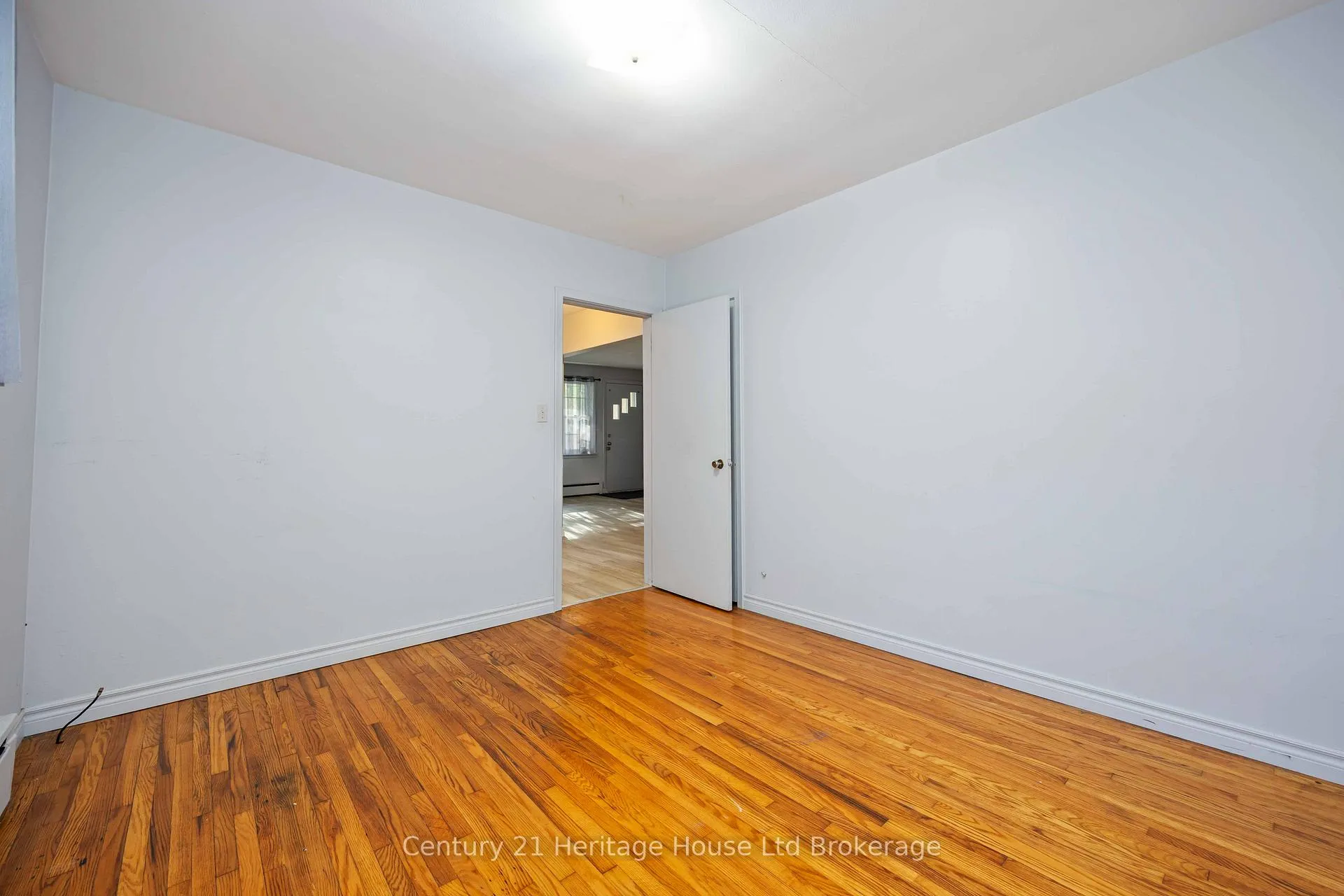 Photo 14 of 115 Sutton Street, Sarnia — HOMEH