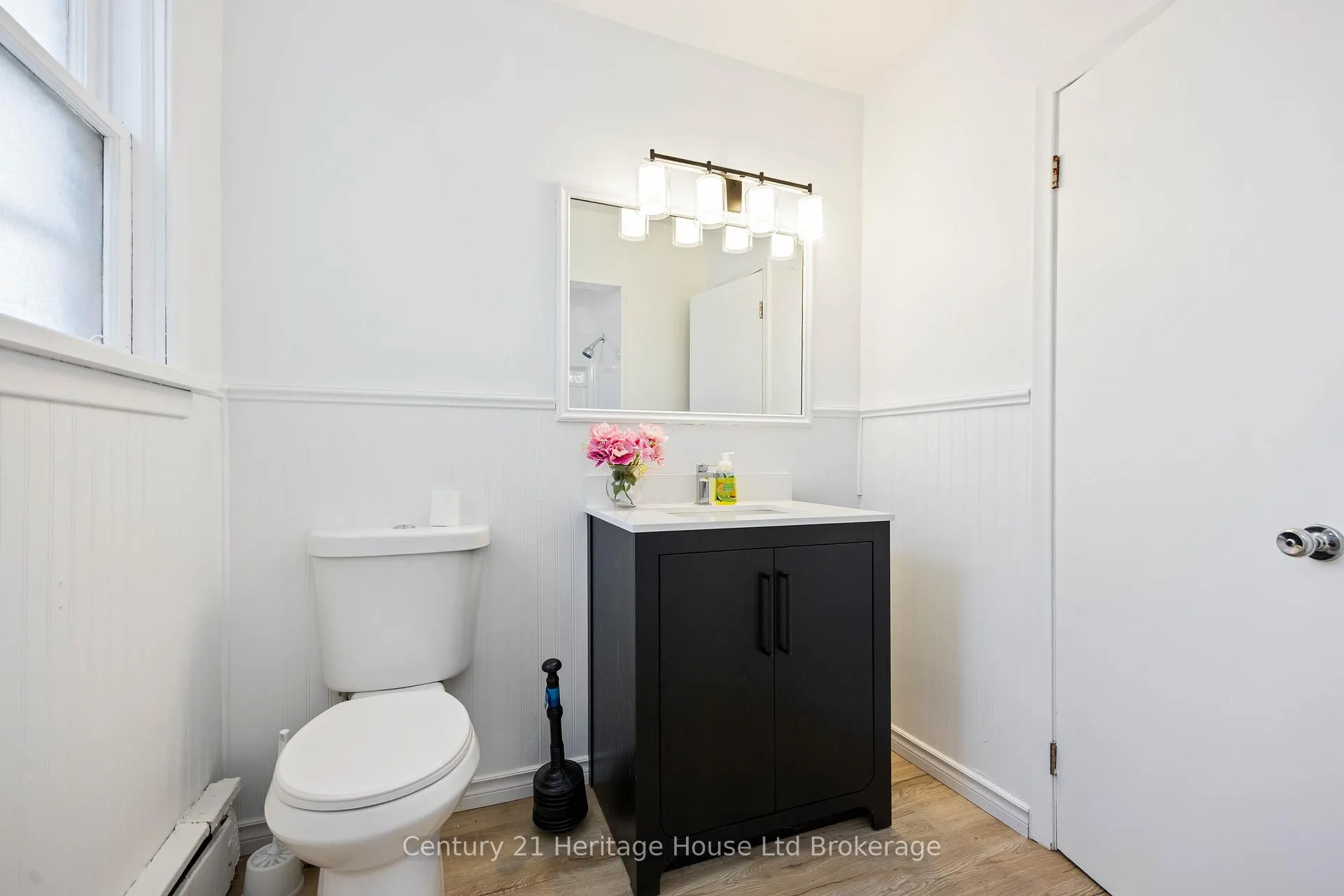 Photo 16 of 115 Sutton Street, Sarnia — HOMEH