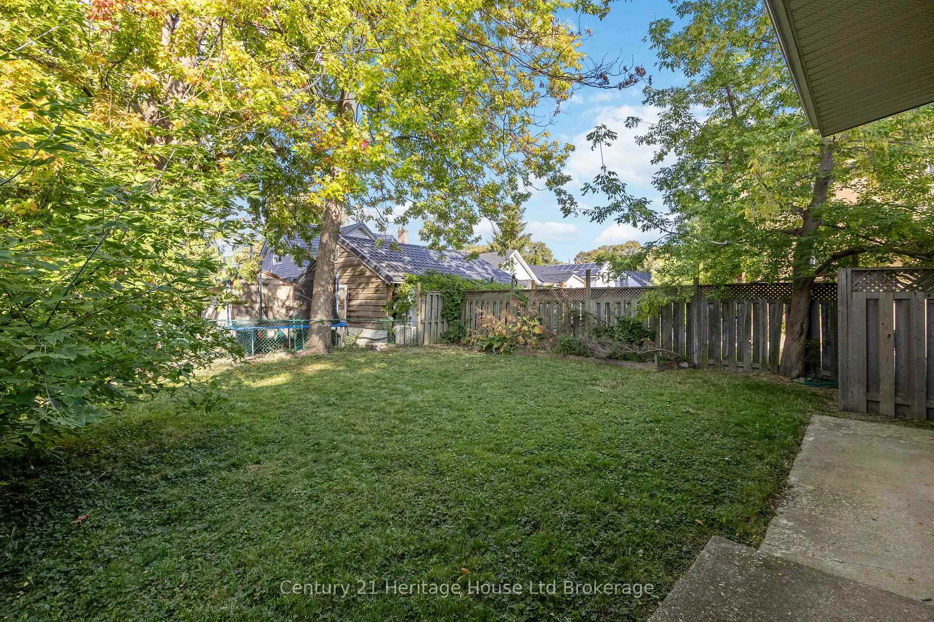 Photo 22 of 115 Sutton Street, Sarnia — HOMEH