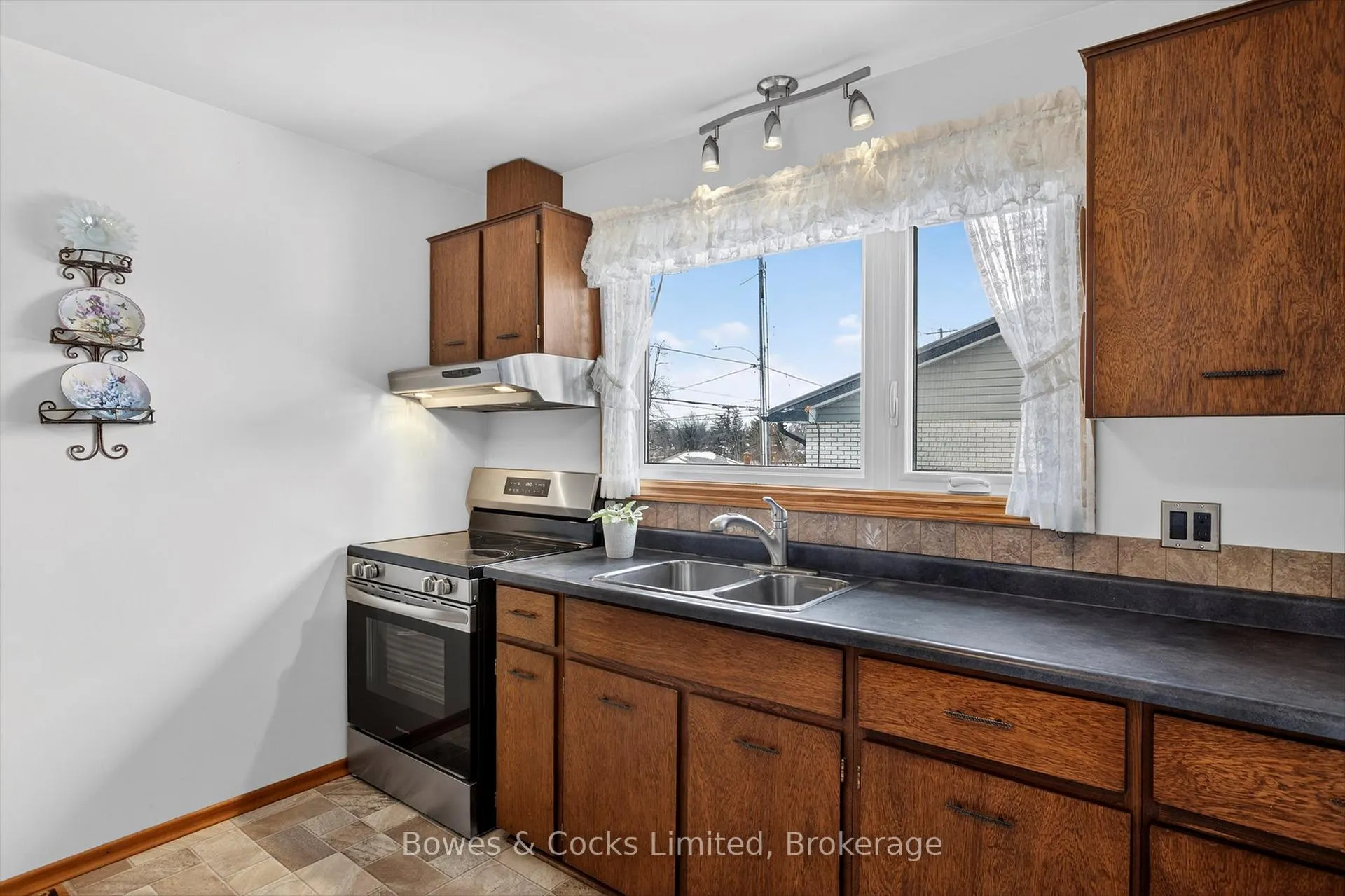 Photo 13 of 2576 Bensfort Road, Peterborough, Ashburnham Ward 4 — HOMEH