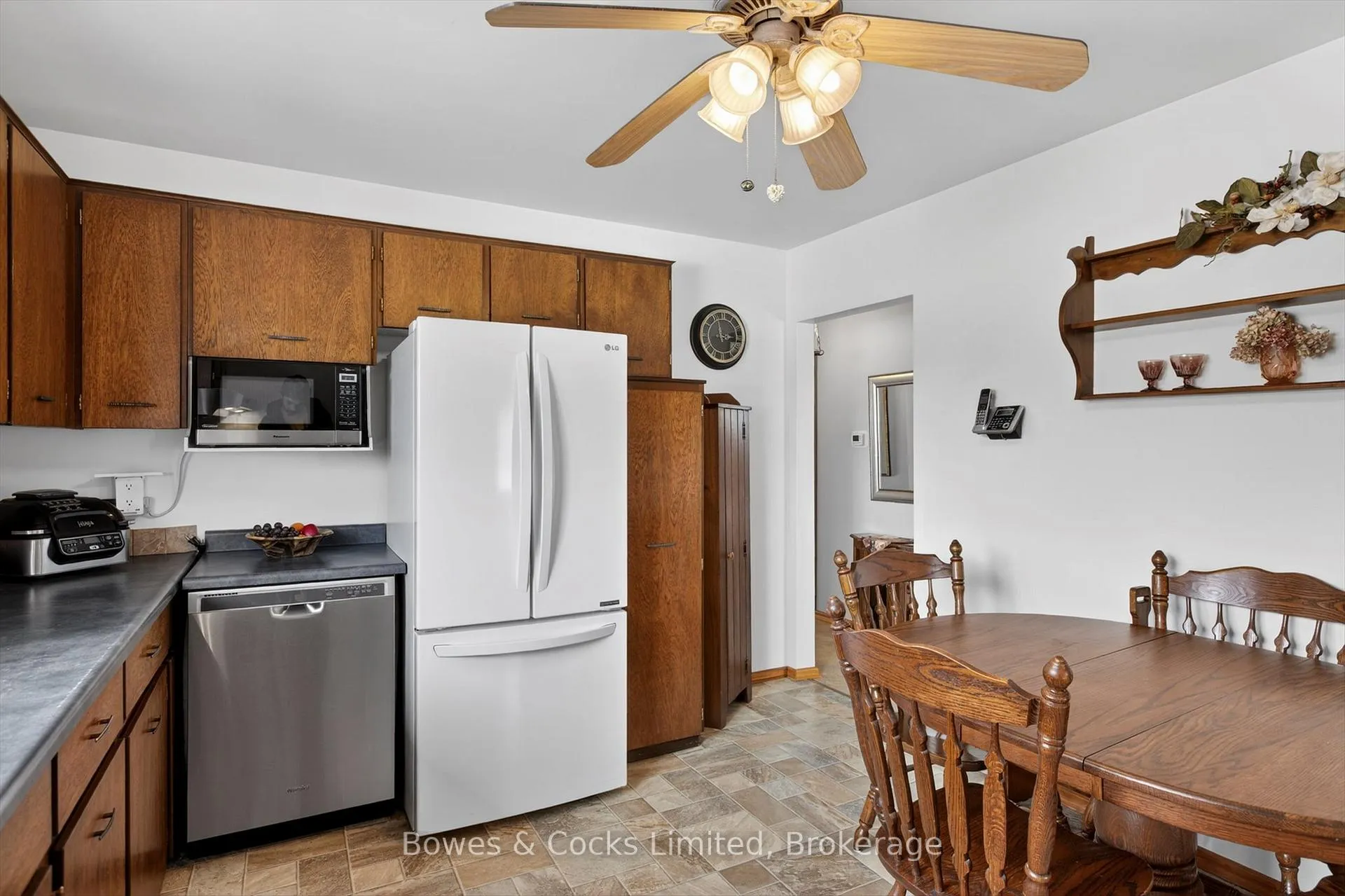 Photo 15 of 2576 Bensfort Road, Peterborough, Ashburnham Ward 4 — HOMEH