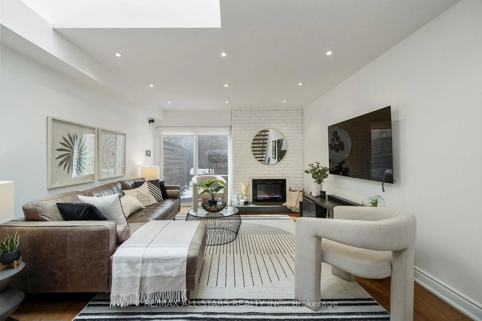 Photo 2 of Unit 3, 83 Pape Avenue, Toronto, South Riverdale — HOMEH