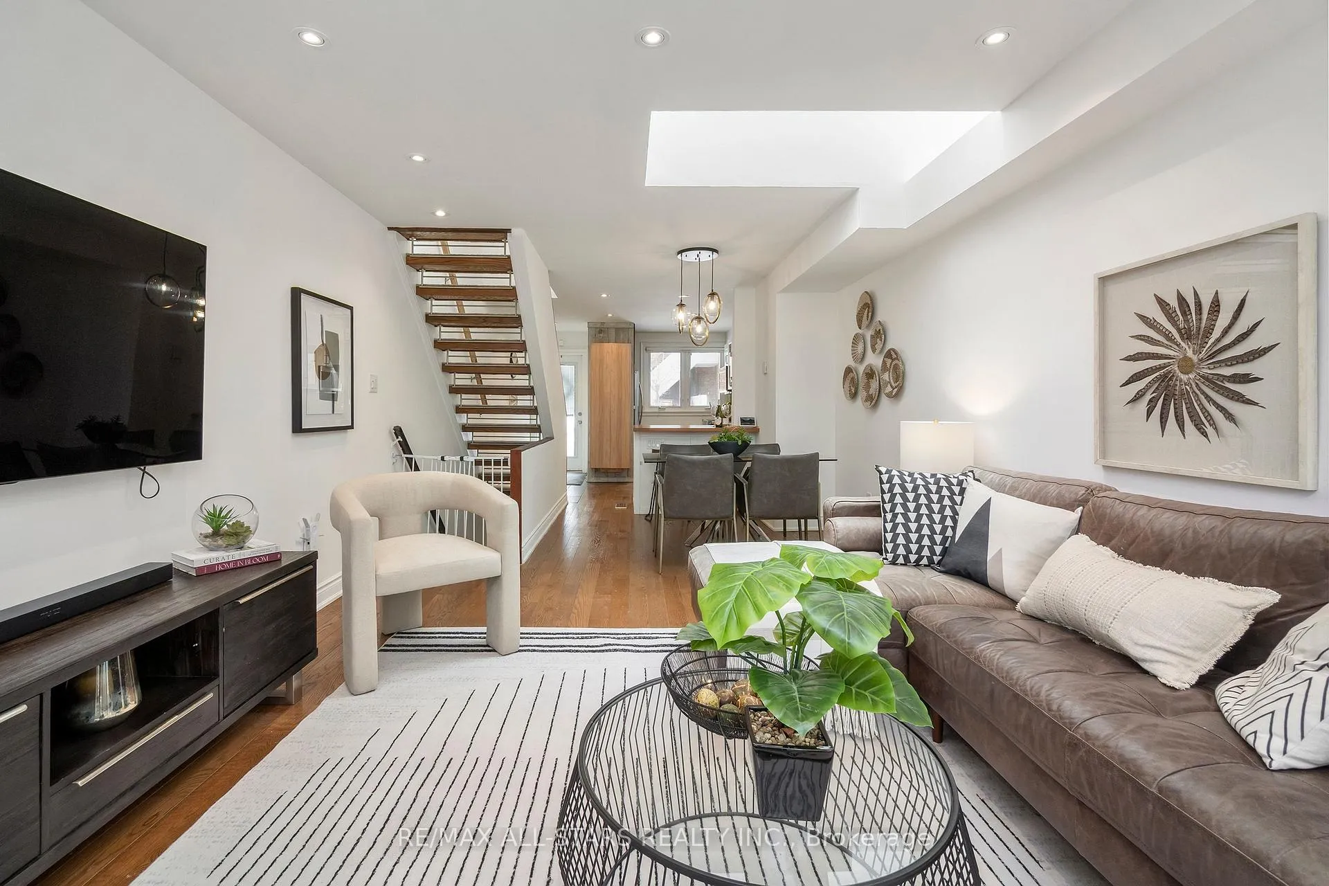 Photo 6 of Unit 3, 83 Pape Avenue, Toronto, South Riverdale — HOMEH