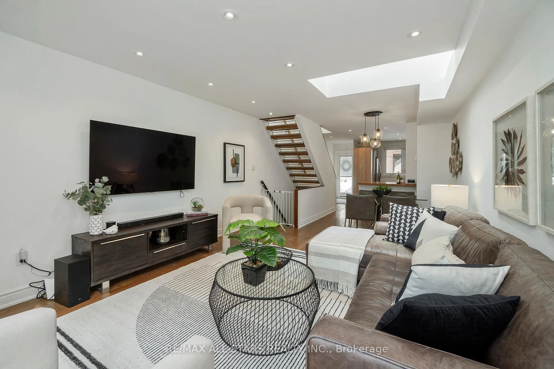 Photo 9 of Unit 3, 83 Pape Avenue, Toronto, South Riverdale — HOMEH